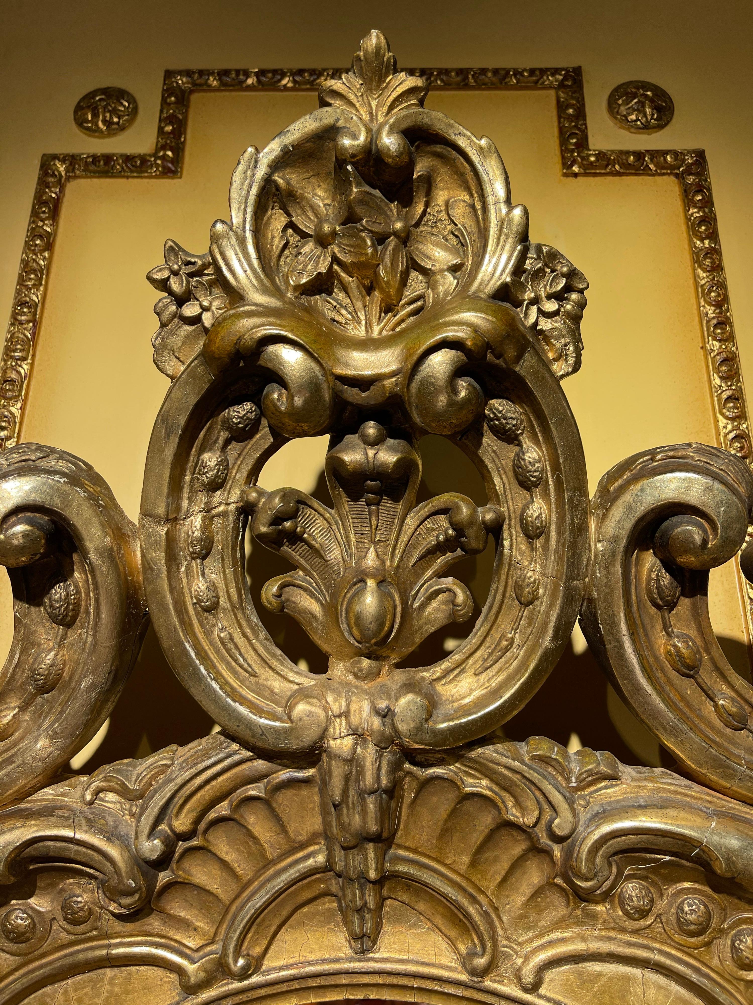 Miroir mural de salon doré majestueux, Napoléon III en vente 4