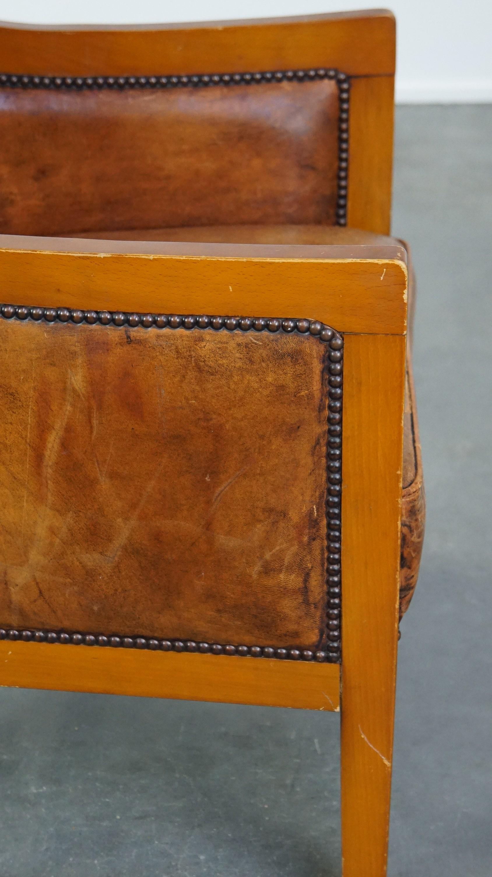 Fauteuil Art déco en cuir de mouton luxueux et majestueux, combiné avec du bois. en vente 5