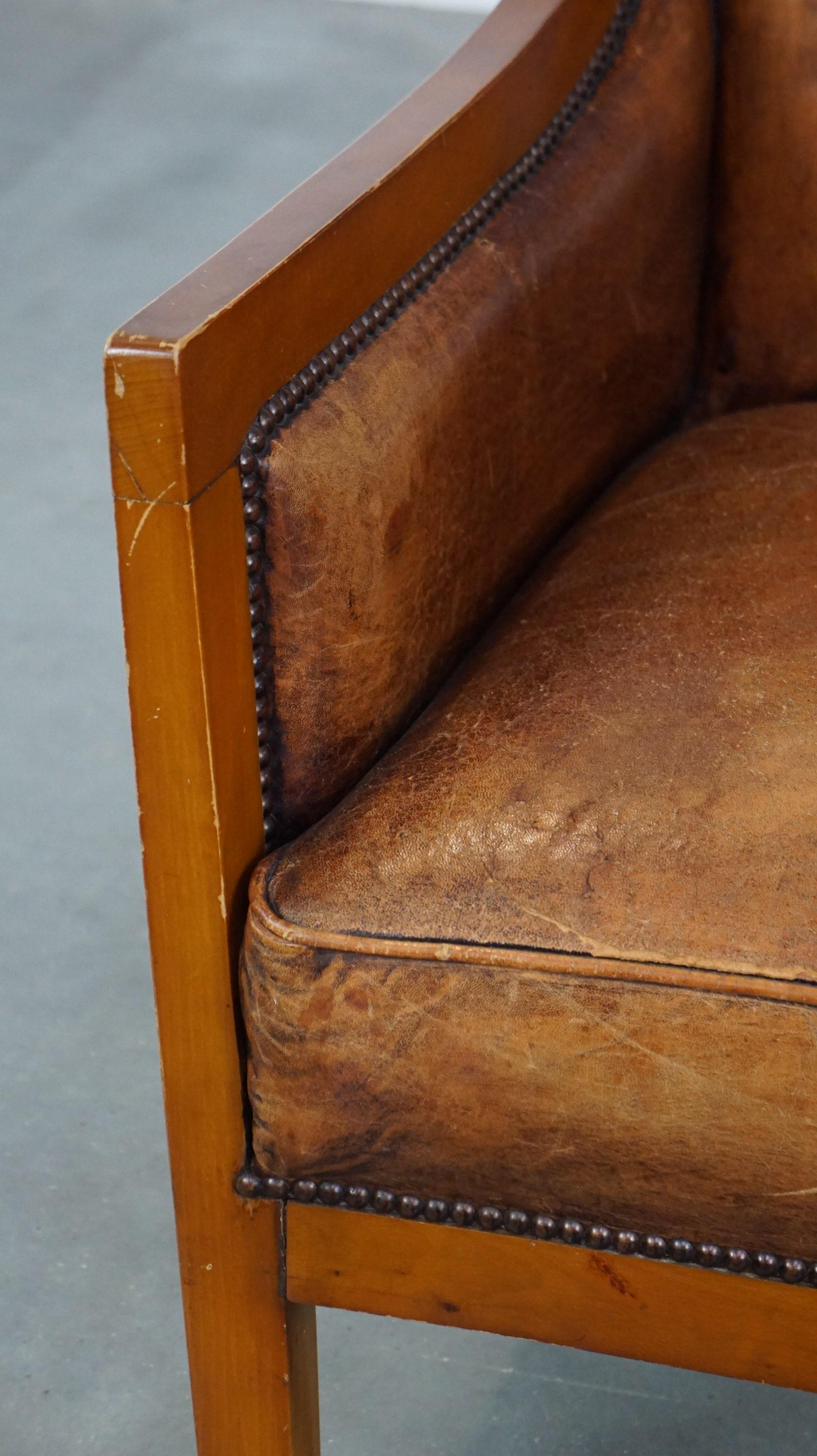 Fauteuil Art déco en cuir de mouton luxueux et majestueux, combiné avec du bois. en vente 8