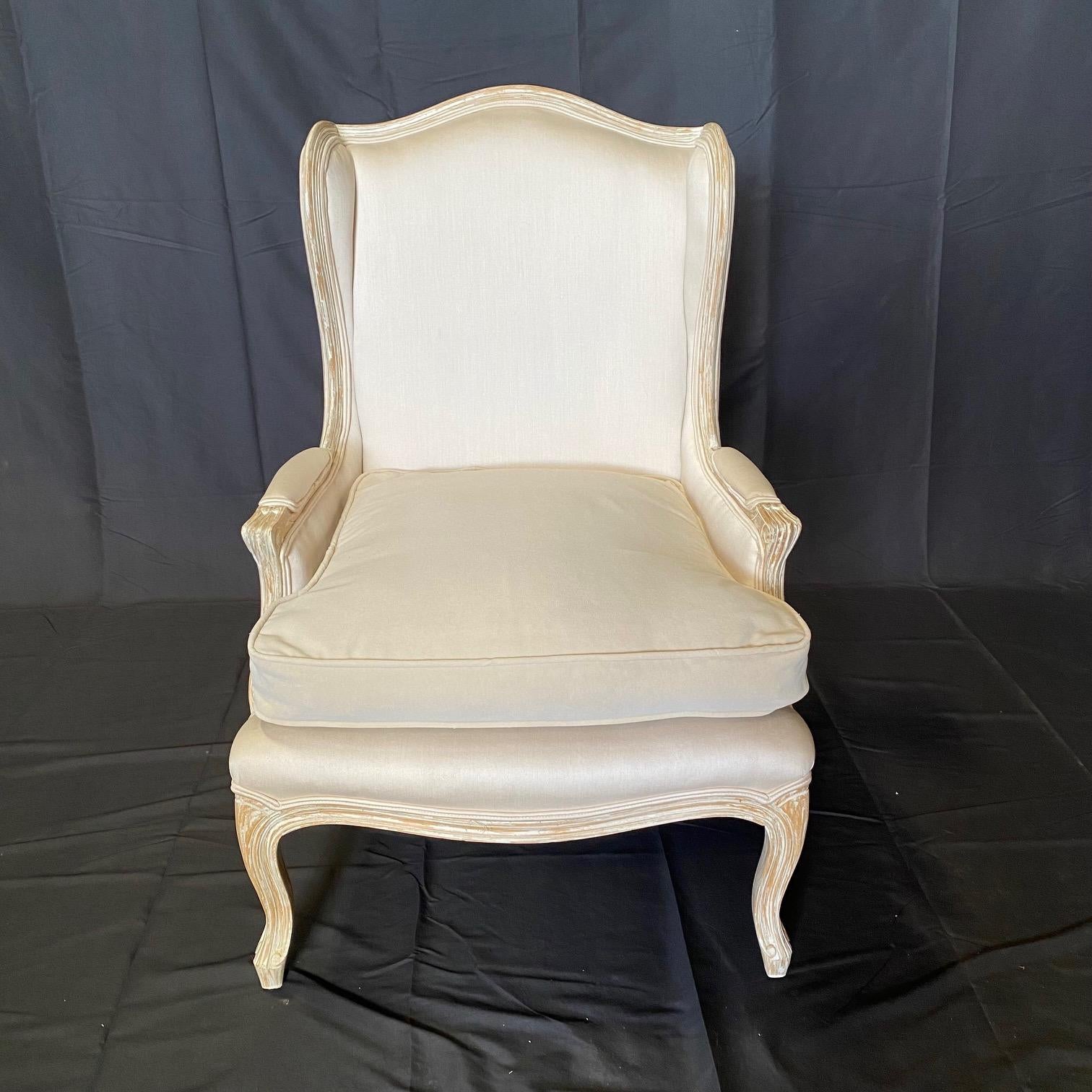 Stately Pair of French Louis XV Style White Bergere Wing Chairs L en vente 4