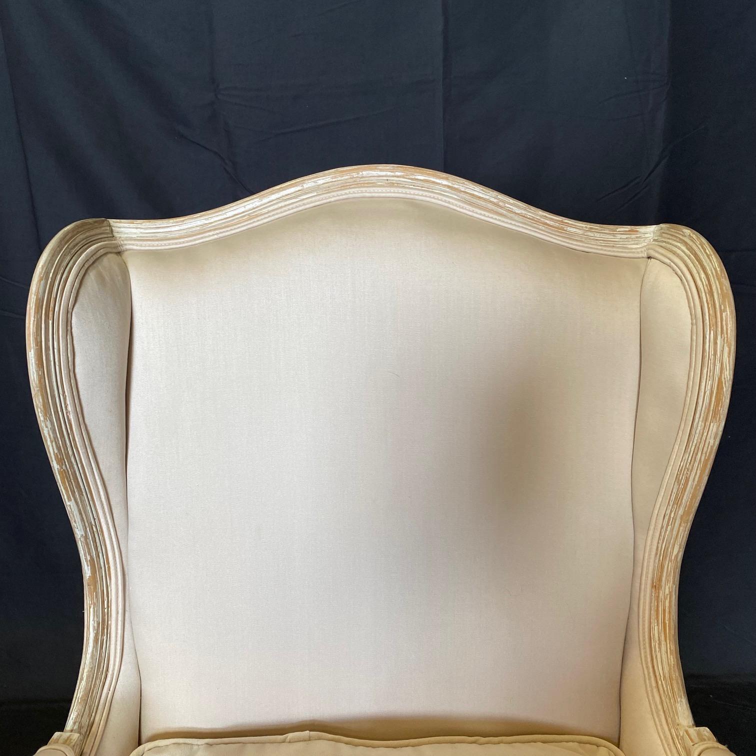 Français Stately Pair of French Louis XV Style White Bergere Wing Chairs L en vente