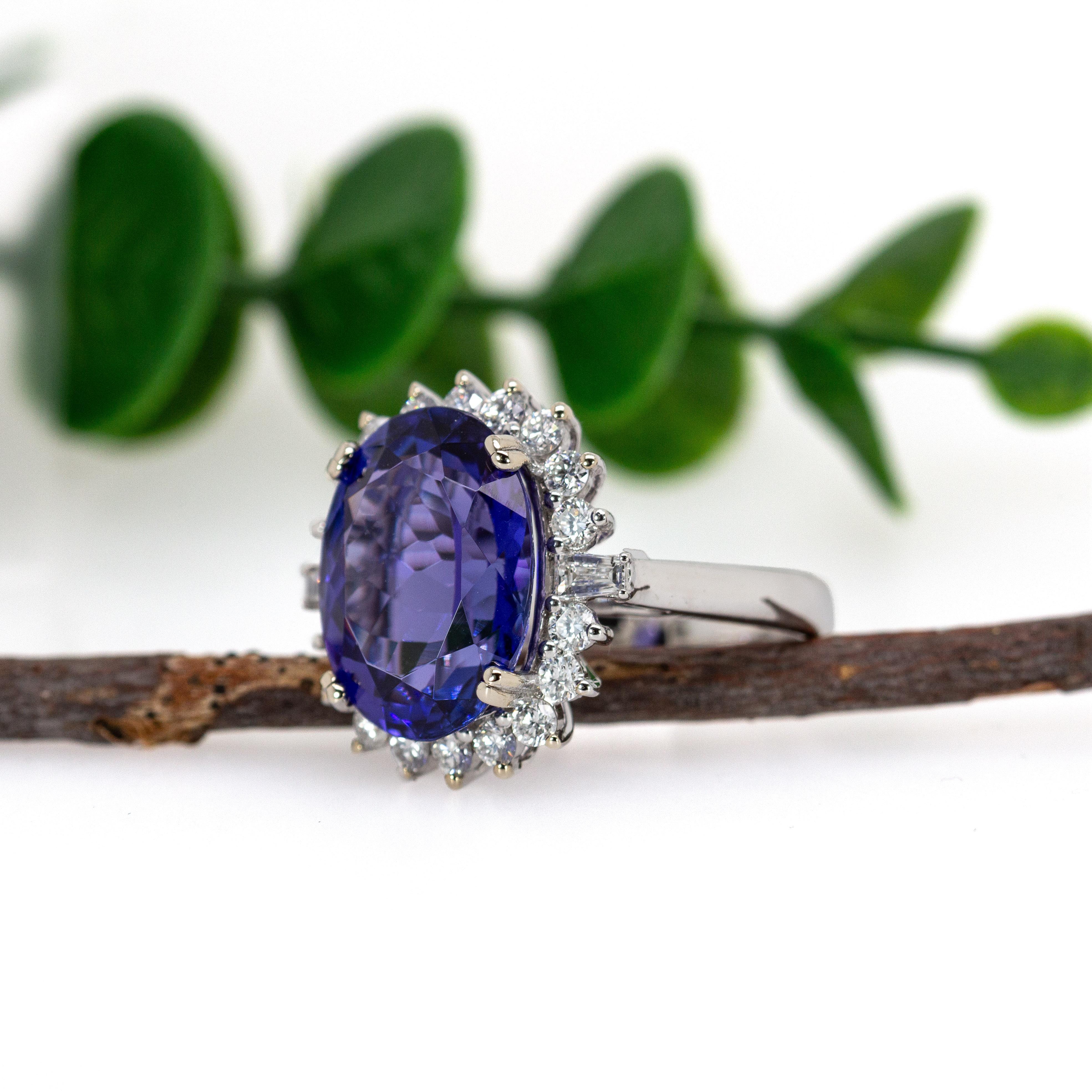 Statement 13x10mm, 9cts Tanzanite Ring w Natural Diamond Halo in Solid 14K Gold In New Condition For Sale In Columbus, OH