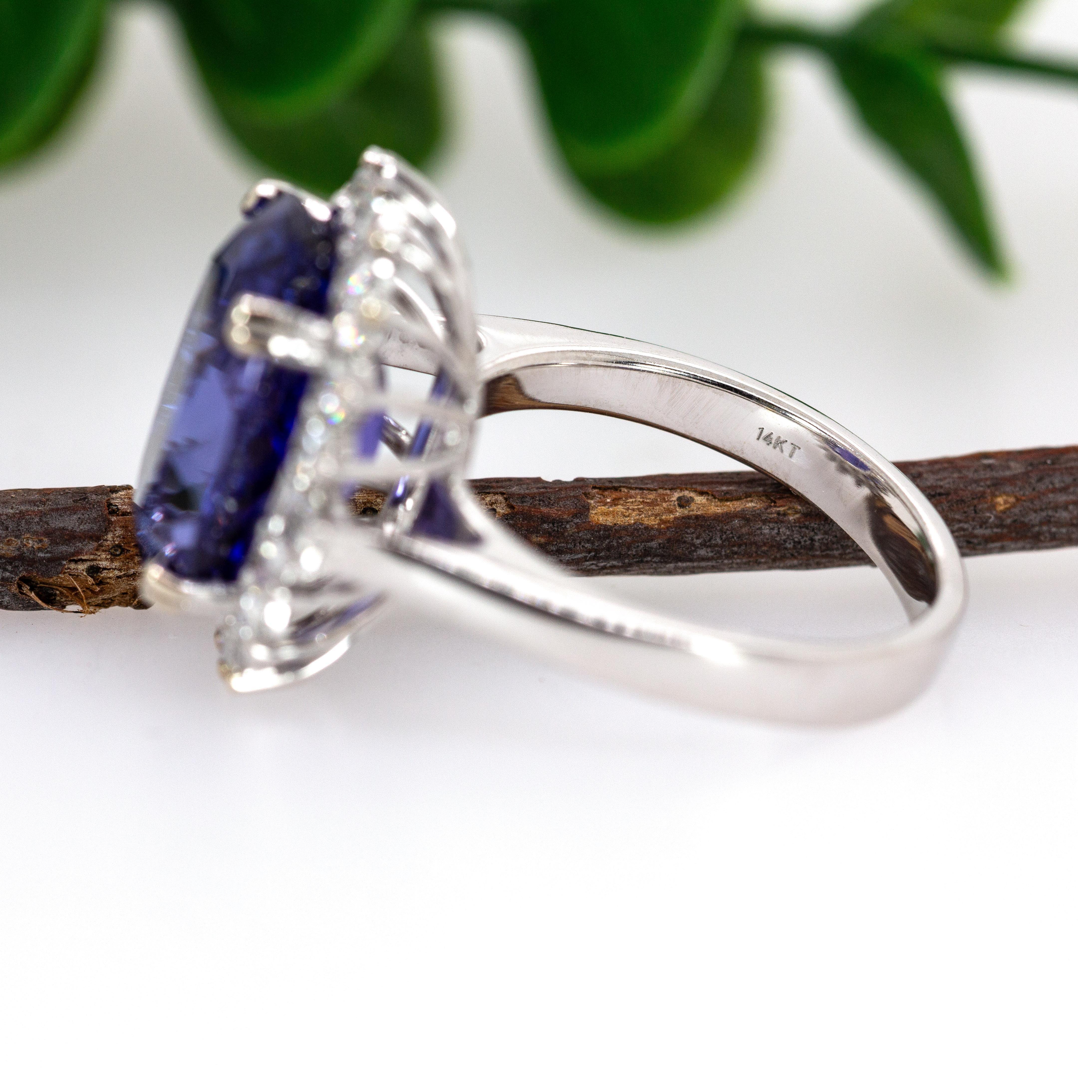 Women's Statement 13x10mm, 9cts Tanzanite Ring w Natural Diamond Halo in Solid 14K Gold For Sale