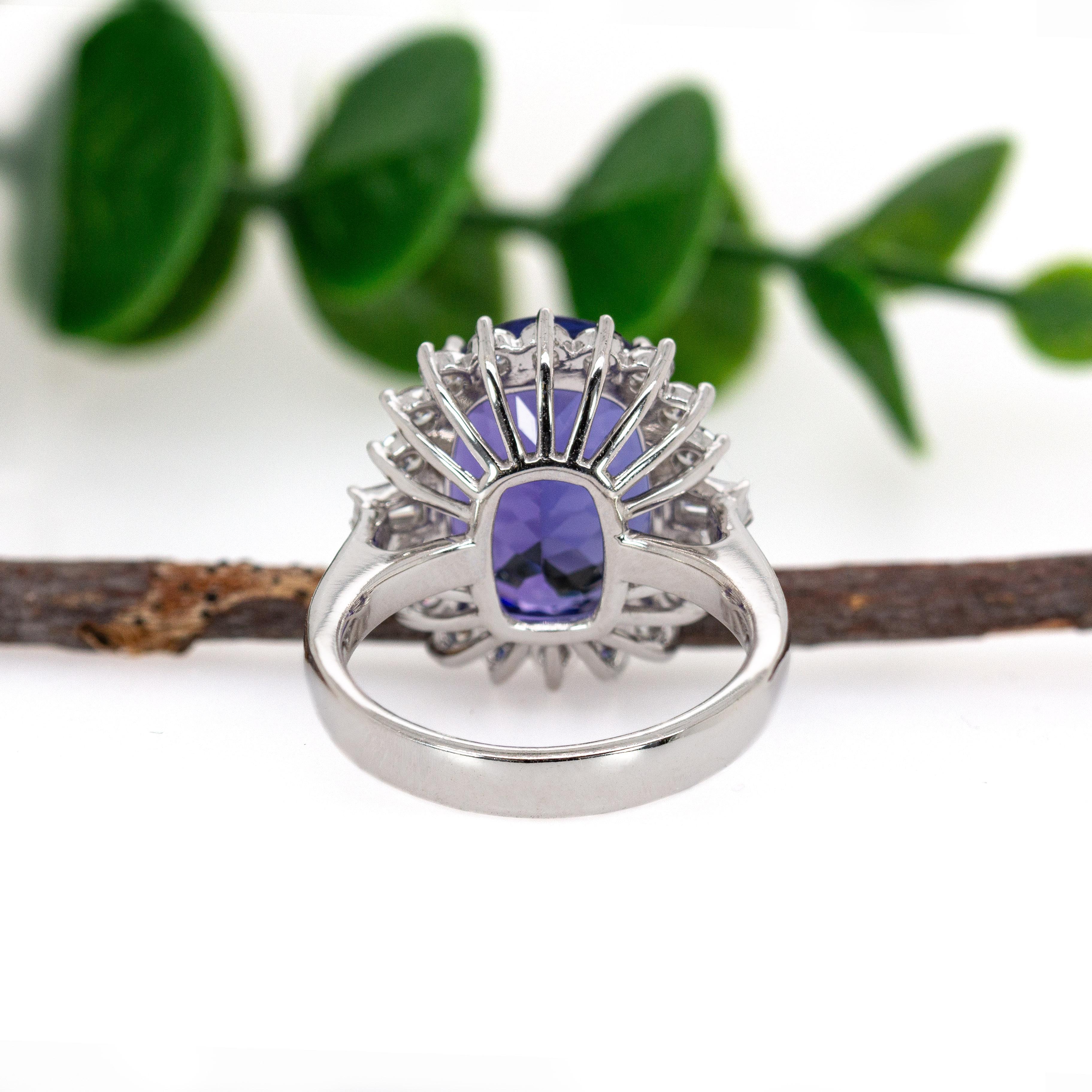 Statement 13x10mm, 9cts Tanzanite Ring w Natural Diamond Halo in Solid 14K Gold For Sale 2