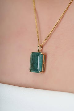 Statement 14.22 Carat Natural Green Emerald Solitaire Pendant in 14K Yellow Gold