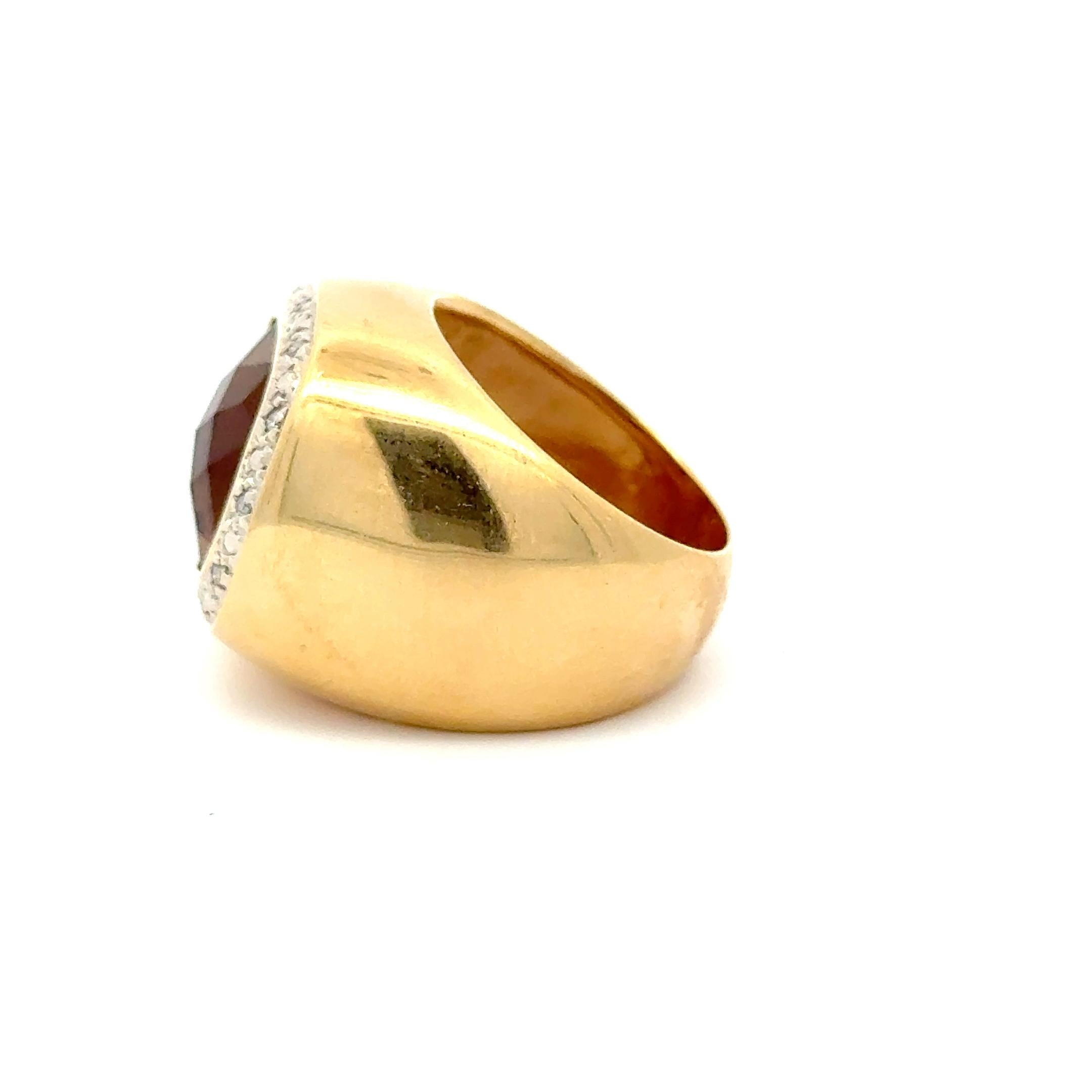 Taglio cuscino Statement 14K Yellow Gold Cushion-Cut Citrine and Diamond Ring, 5 Carats in vendita
