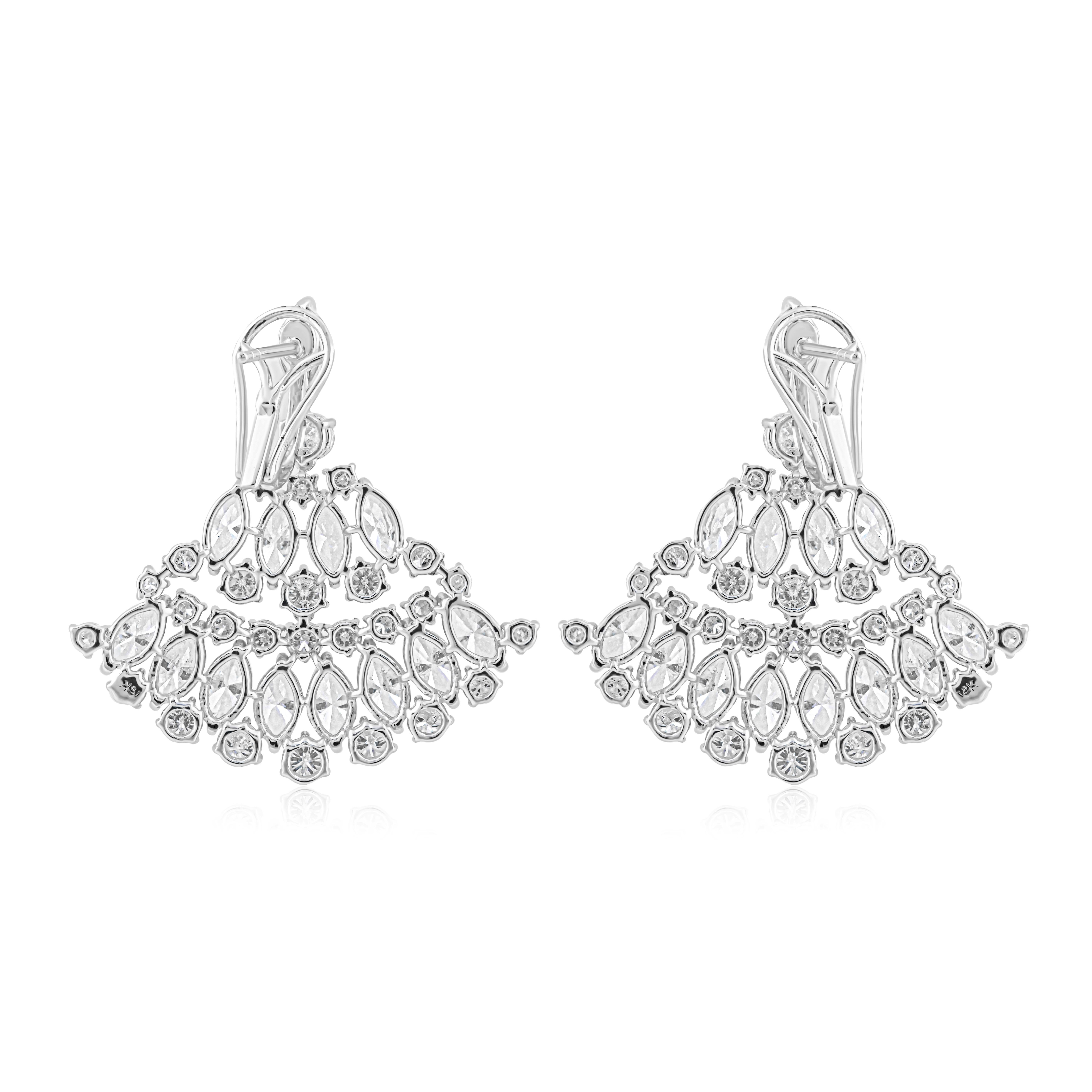 Orecchini a goccia con diamante naturale da 16,28 carati in oro fino 18 carati in vendita 1