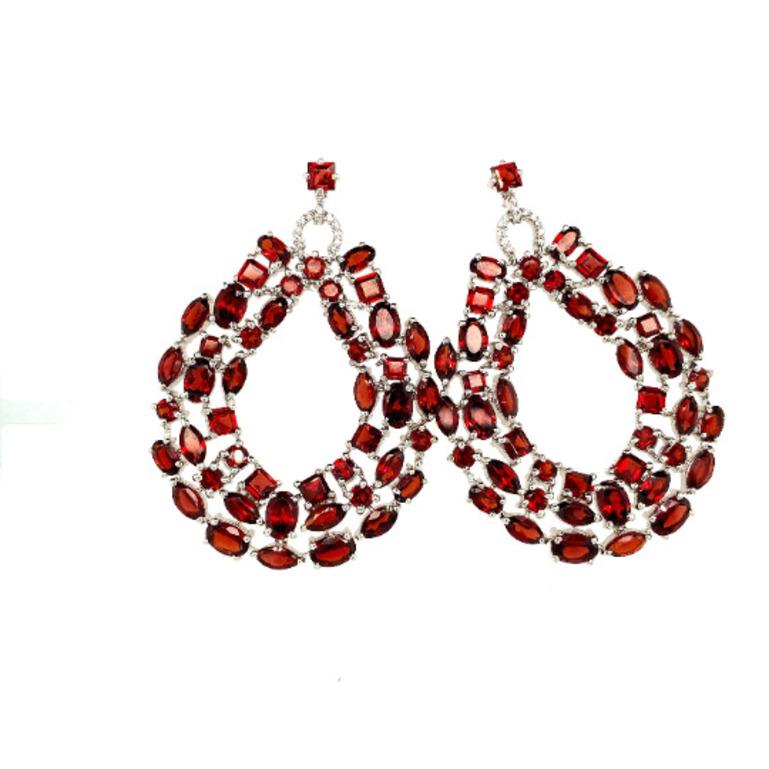 Mixed Cut Statement 24.08 Carats Garnet Dangle Earrings for Women in 925 Silver For Sale