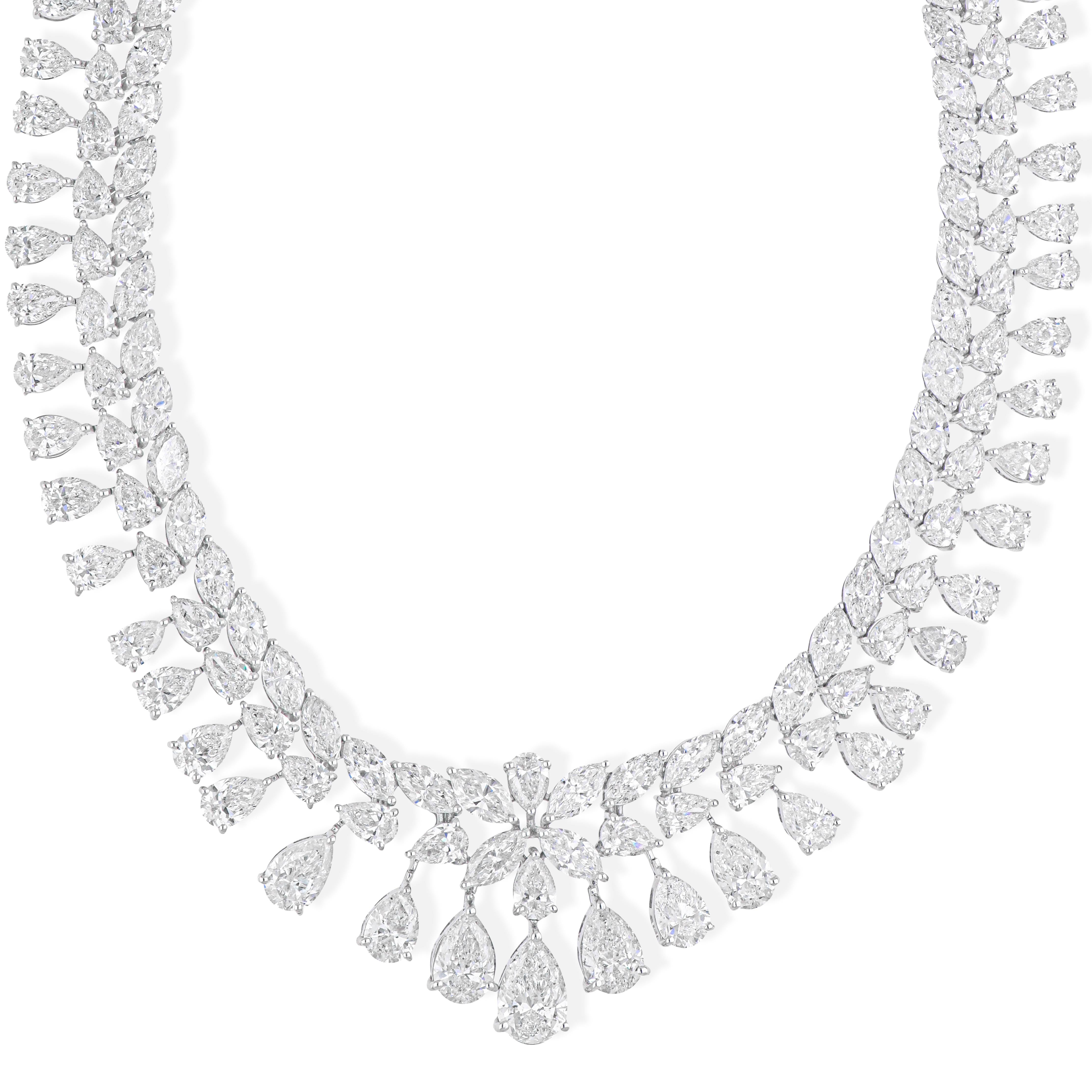 Declaración 37.05Ct Multi Cut Natural Collar de Diamantes Graduación 14Kt Oro Blanco Contemporáneo en venta