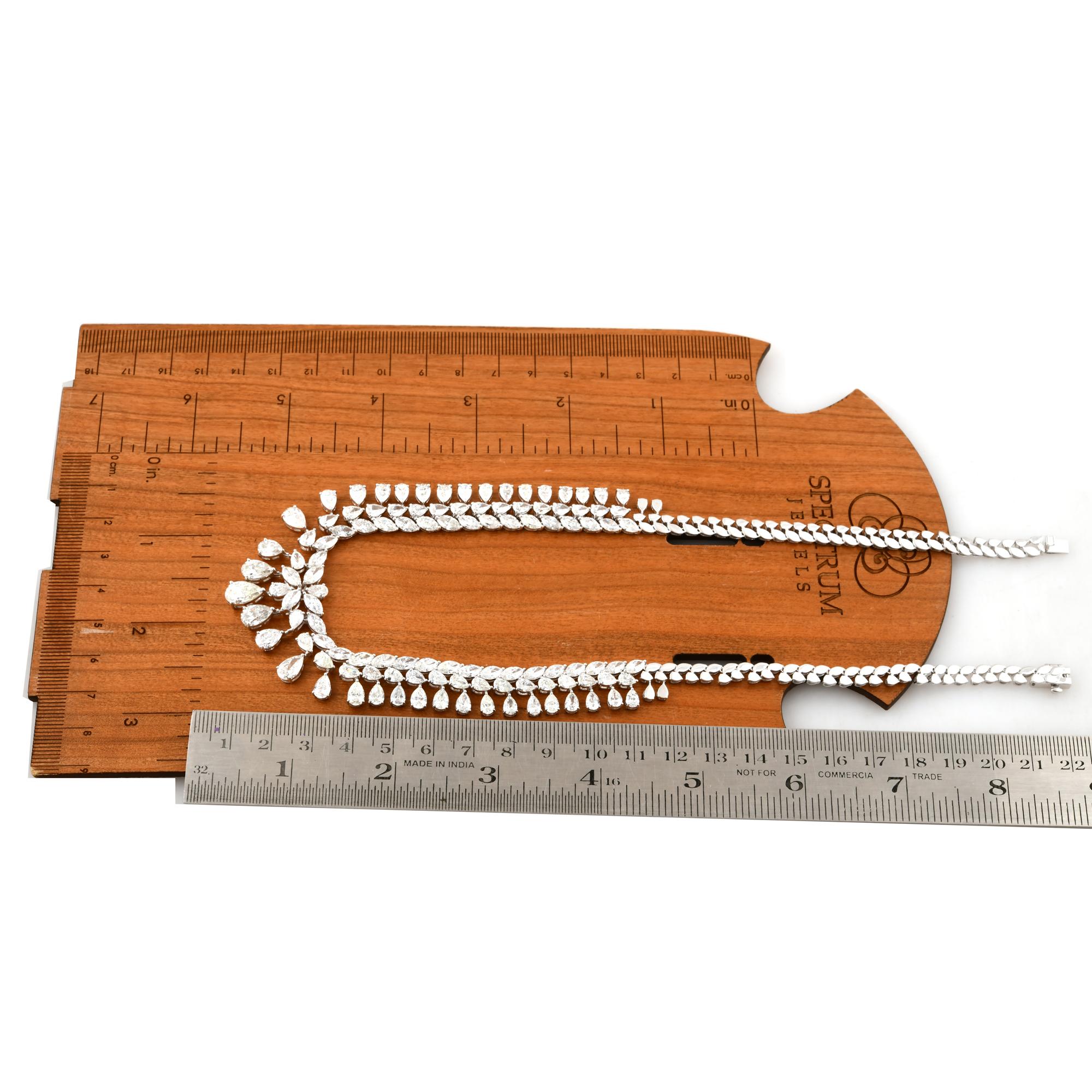 Collier gradation en or blanc 18Kt avec diamant naturel multi-taille de 37.05Ct Pour femmes en vente