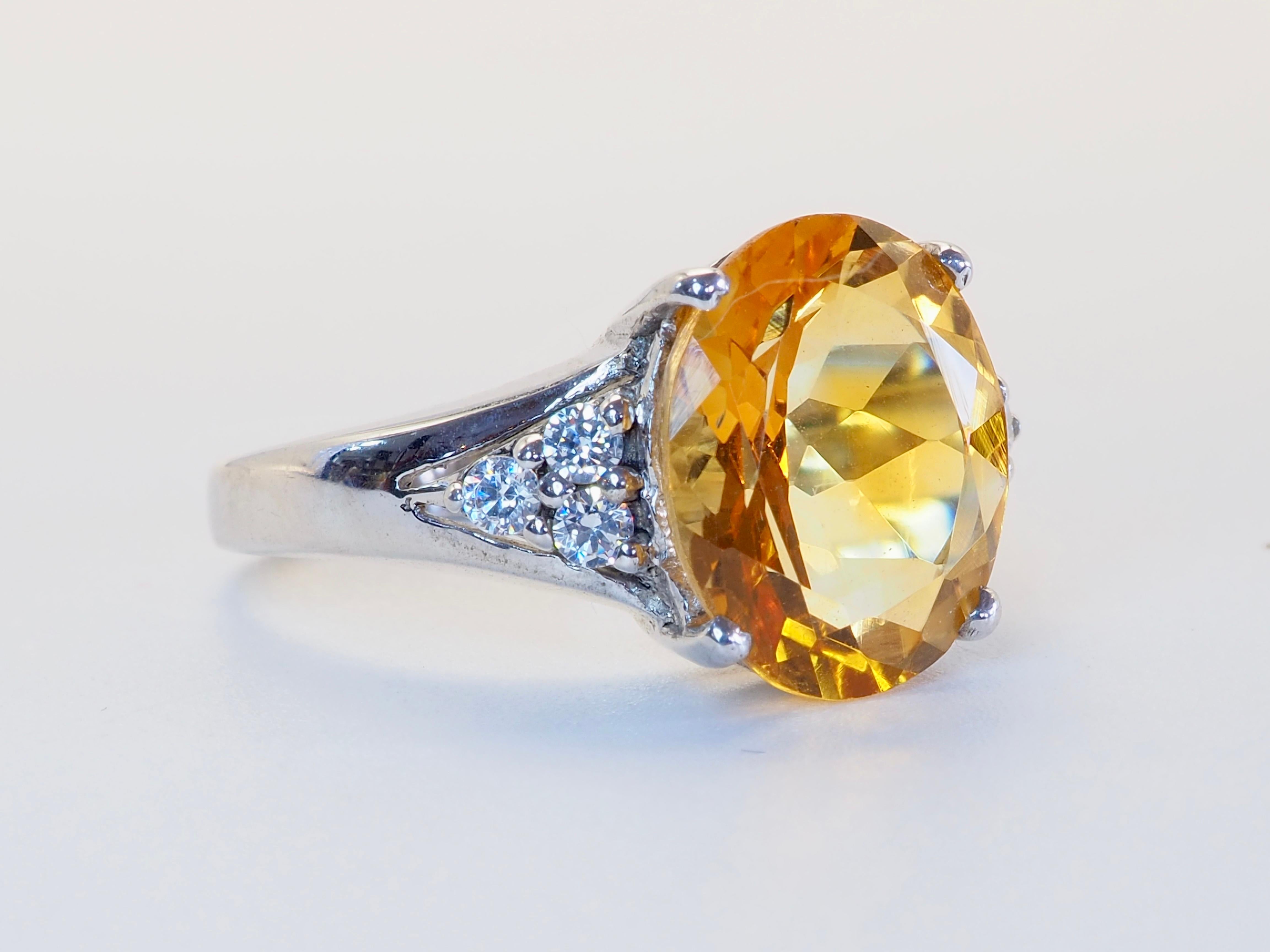 Statement 3,94ct Oval Citrin & weißer Quarz Feine Sterling Silber Ring im Zustand „Hervorragend“ im Angebot in เกาะสมุย, TH