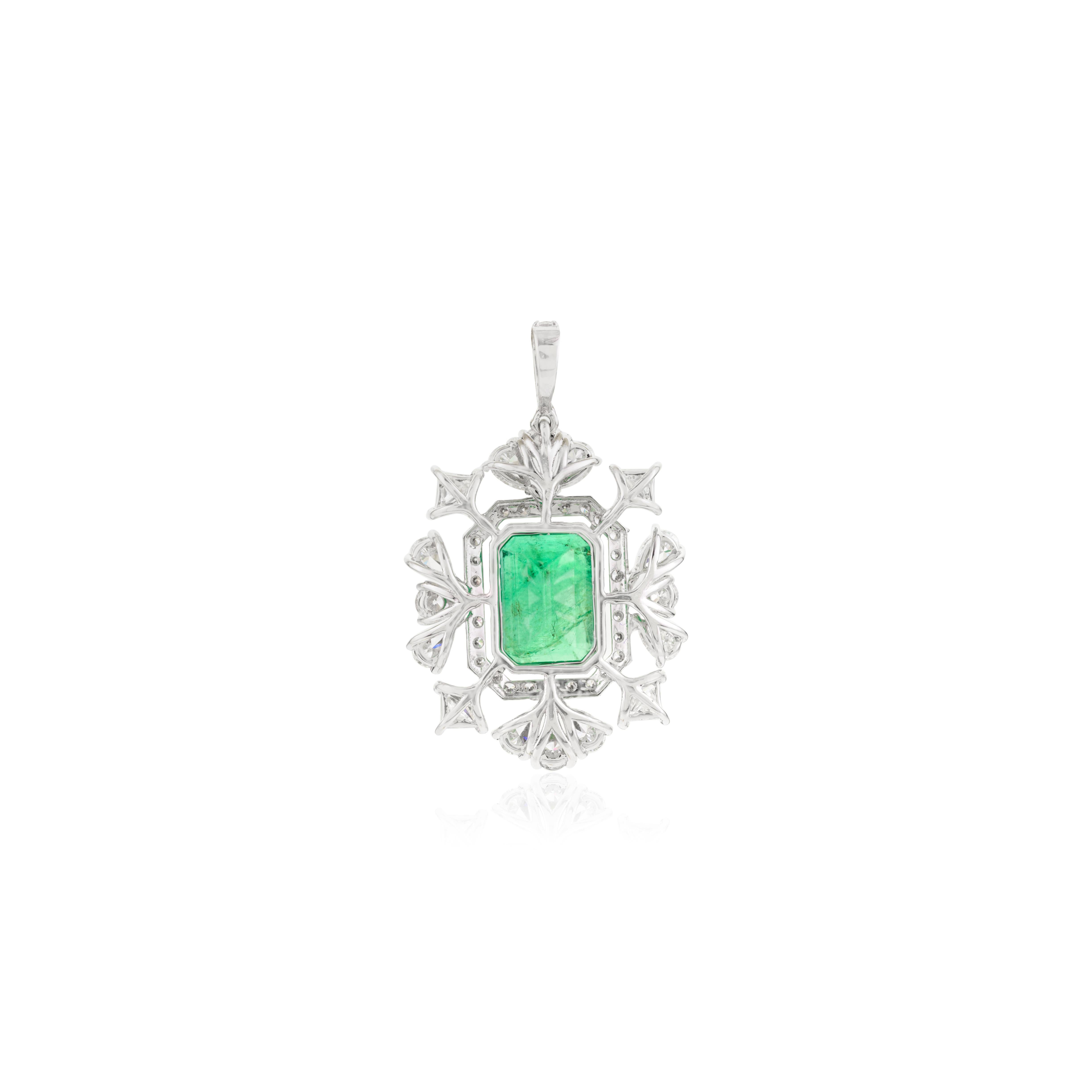 Statement 4.29 Carats Emerald Diamond Wedding Pendant Crafted in 18k White Gold In New Condition For Sale In New York, NY