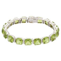 Statement-Armband aus 18 Karat massivem Weißgold mit 58,5 Karat Peridot und Diamanten