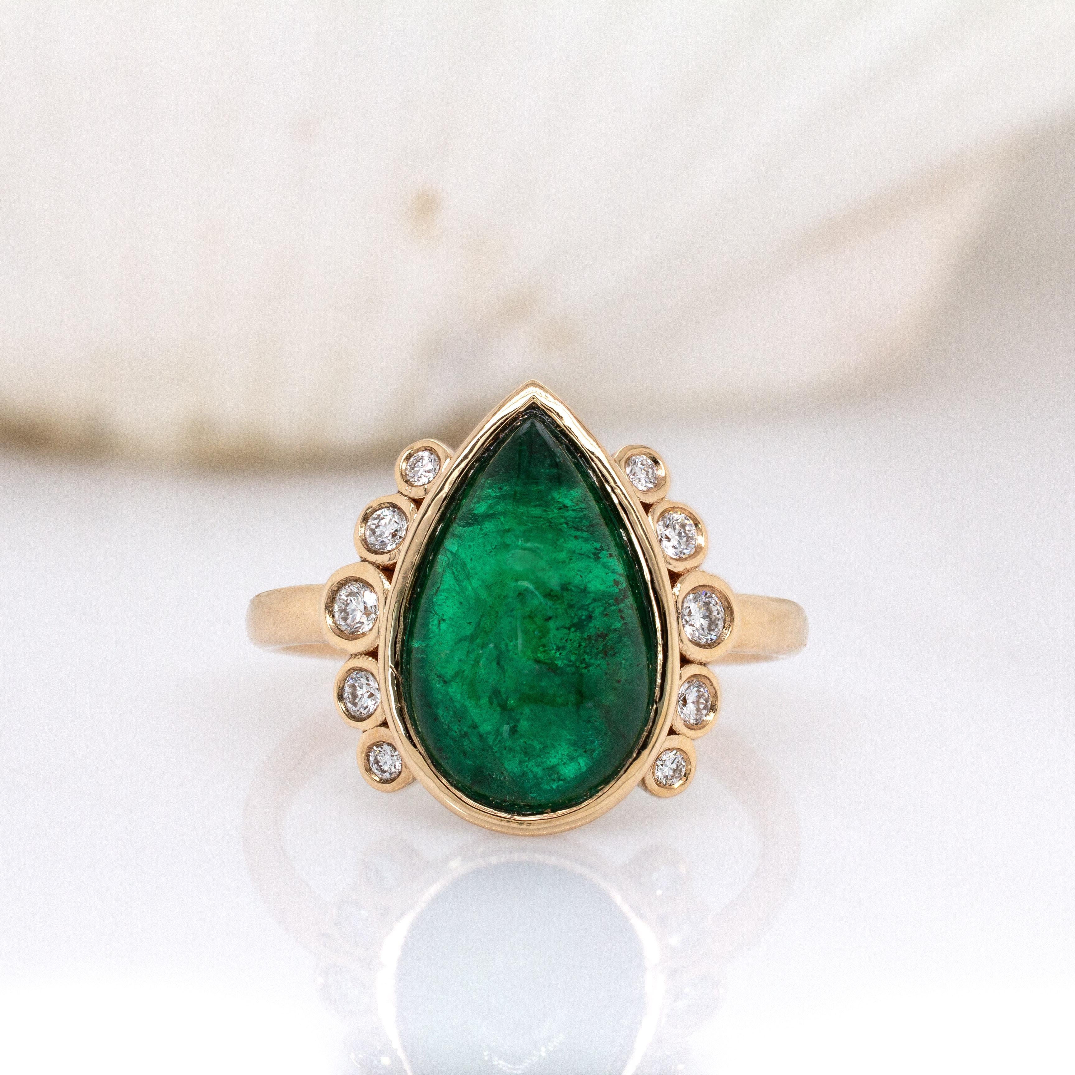 Art déco Bague d'émeraude zambienne de 5cts avec diamants naturels : Or jaune massif 14K en vente