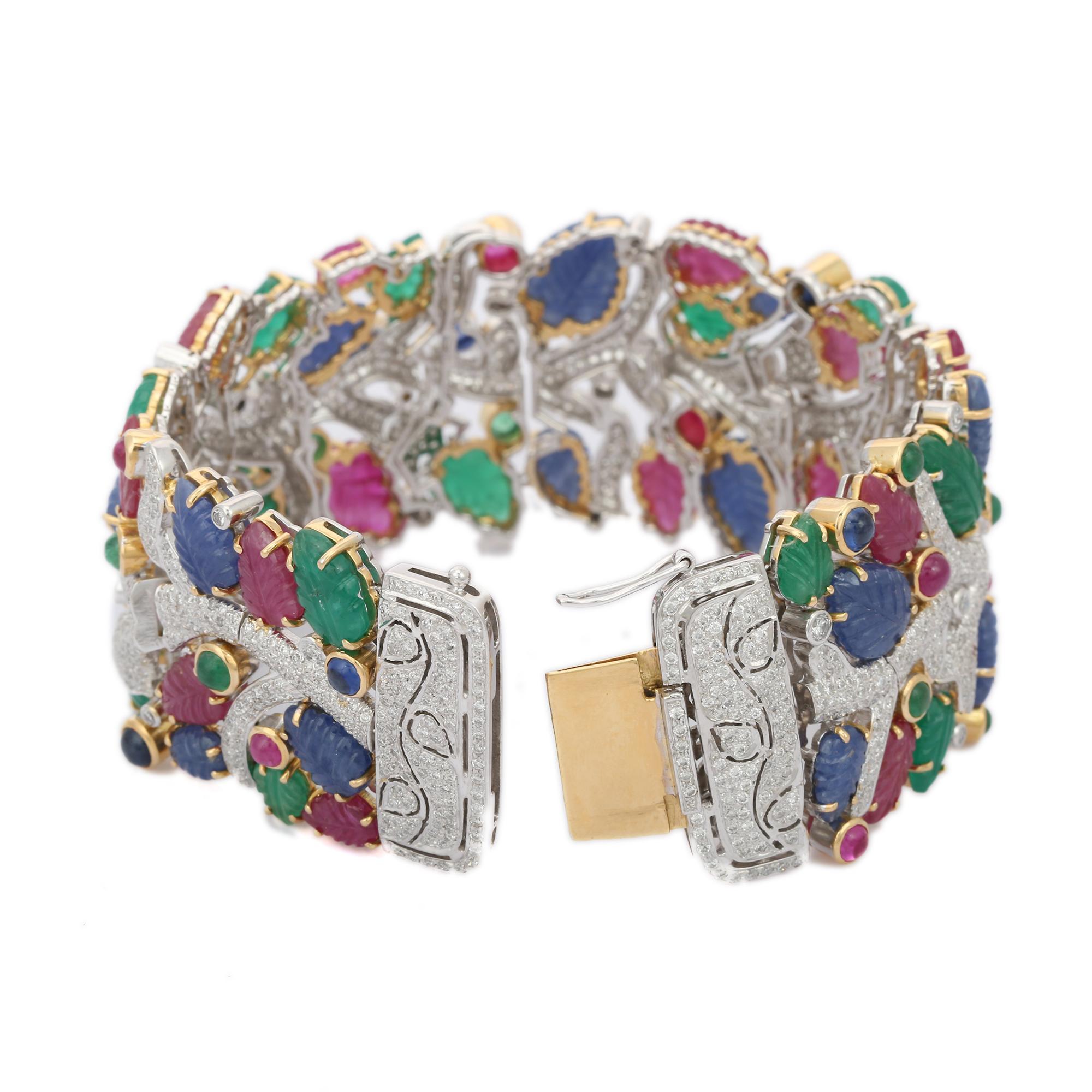 Statement 68,50 Karat Smaragd Rubin Saphir Manschettenarmband aus 18 Karat massivem Weißgold (Art nouveau) im Angebot