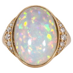 Bague d'opale éthiopienne de 7,3cts avec accents de diamants naturels en or massif 14K