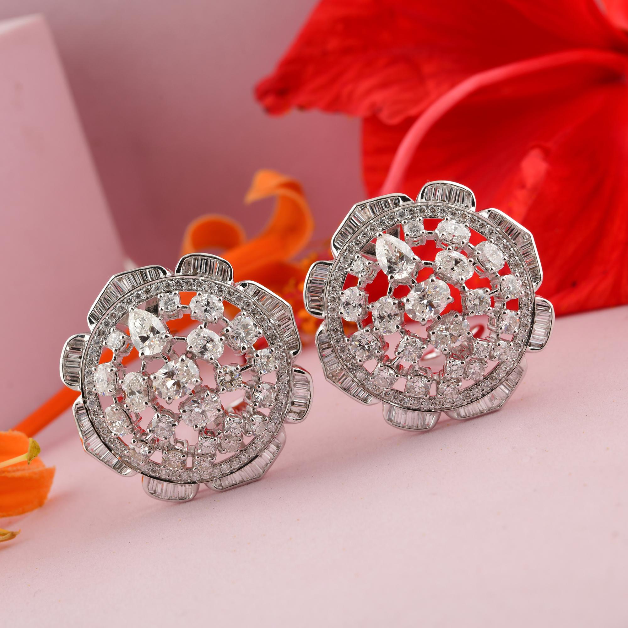 Taille mixte Statement 7.49Ct SI/HI Cluster Diamond Wedding Stud Earrings 14 Karat White Gold en vente