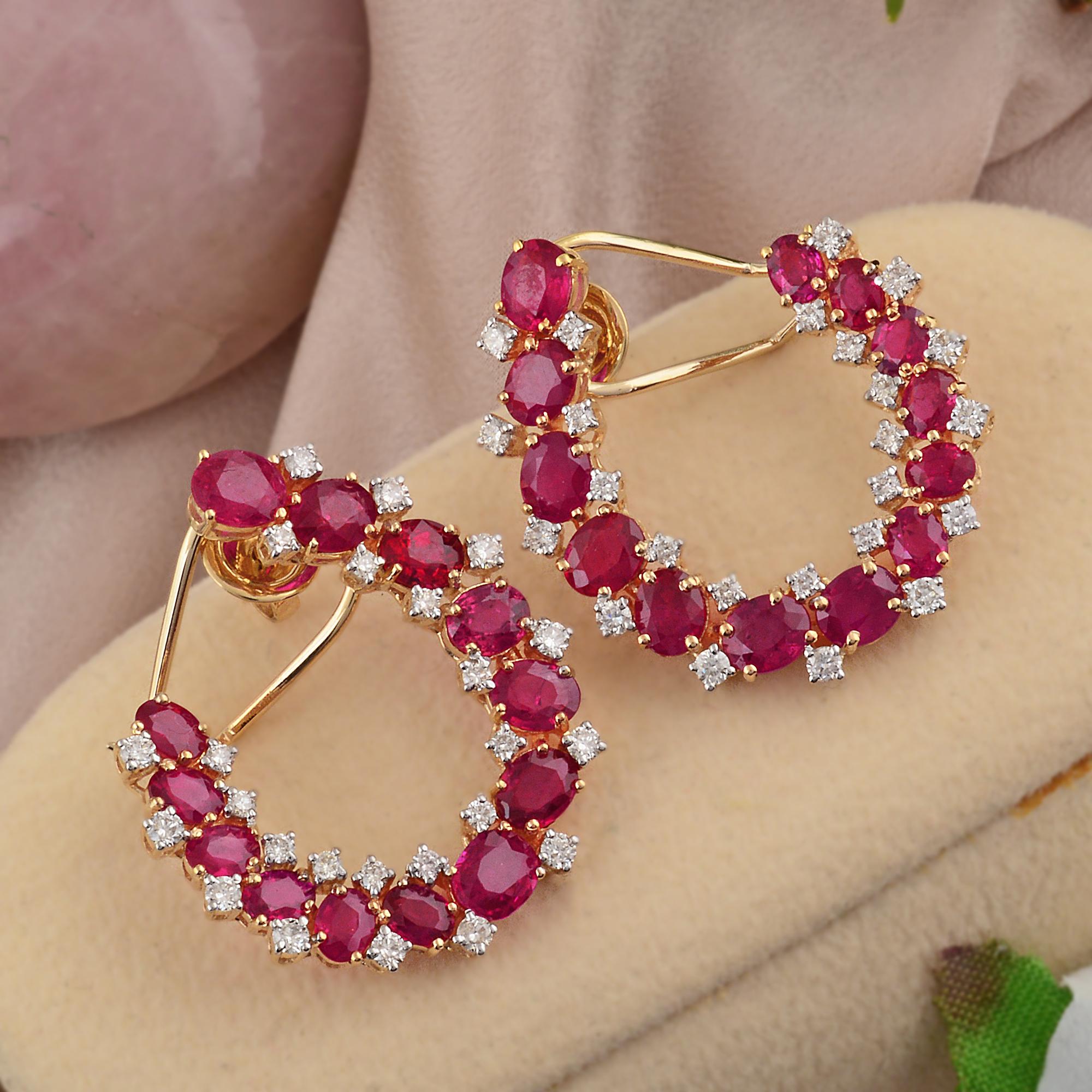 Taille ovale Boucles d'oreilles ouvertes en or jaune 14 carats 8.98 ct rubis diamant 1.15ct en vente