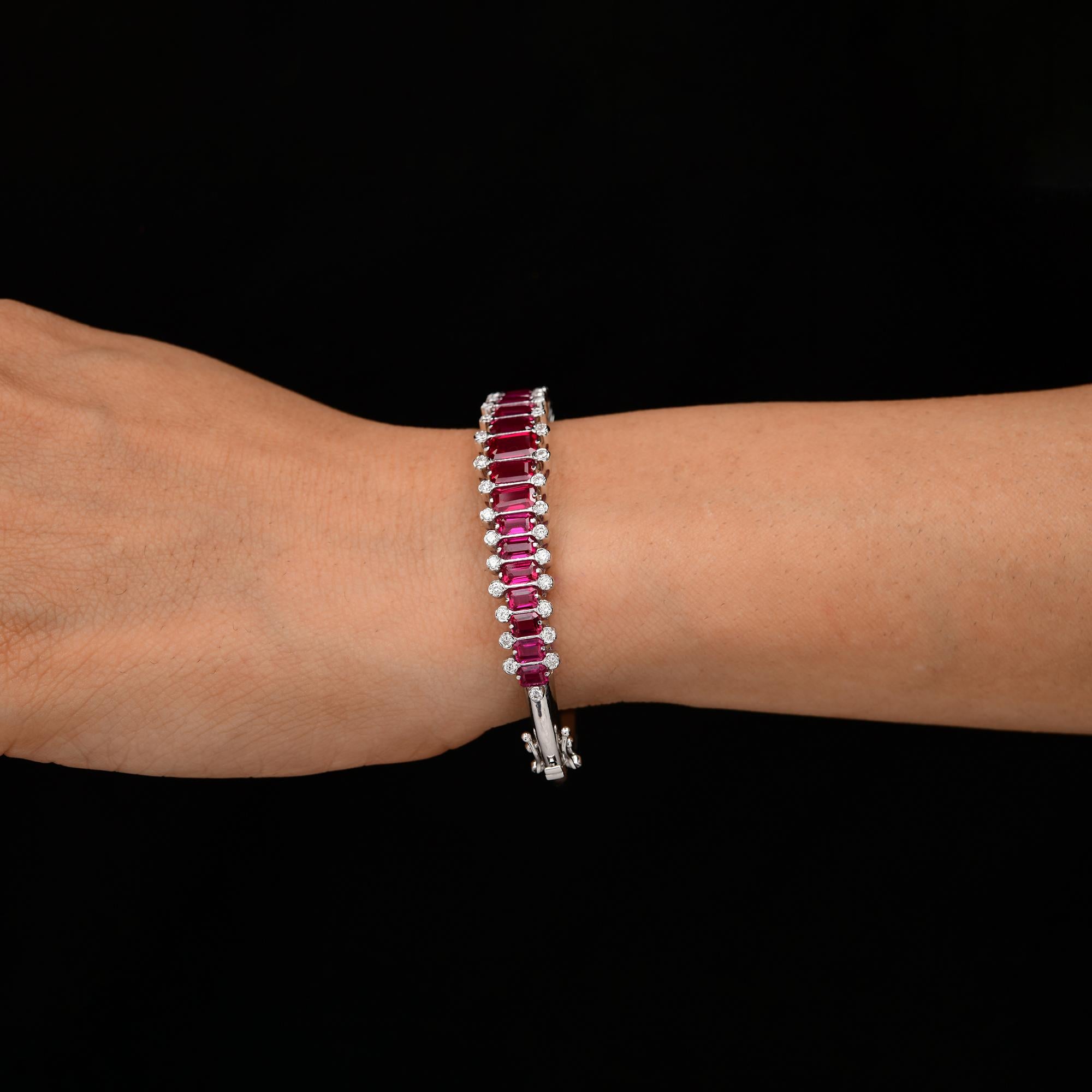 Taille octogone Bracelet de 9,20 carats de rubis et de diamants en or blanc 18 carats en vente