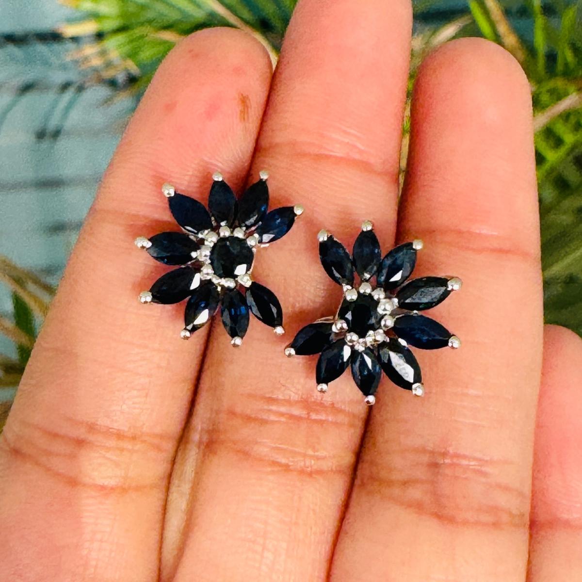Mixed Cut Statement Blue Sapphire Flower 925 Sterling Silver Studs Earring Gift for Mom For Sale