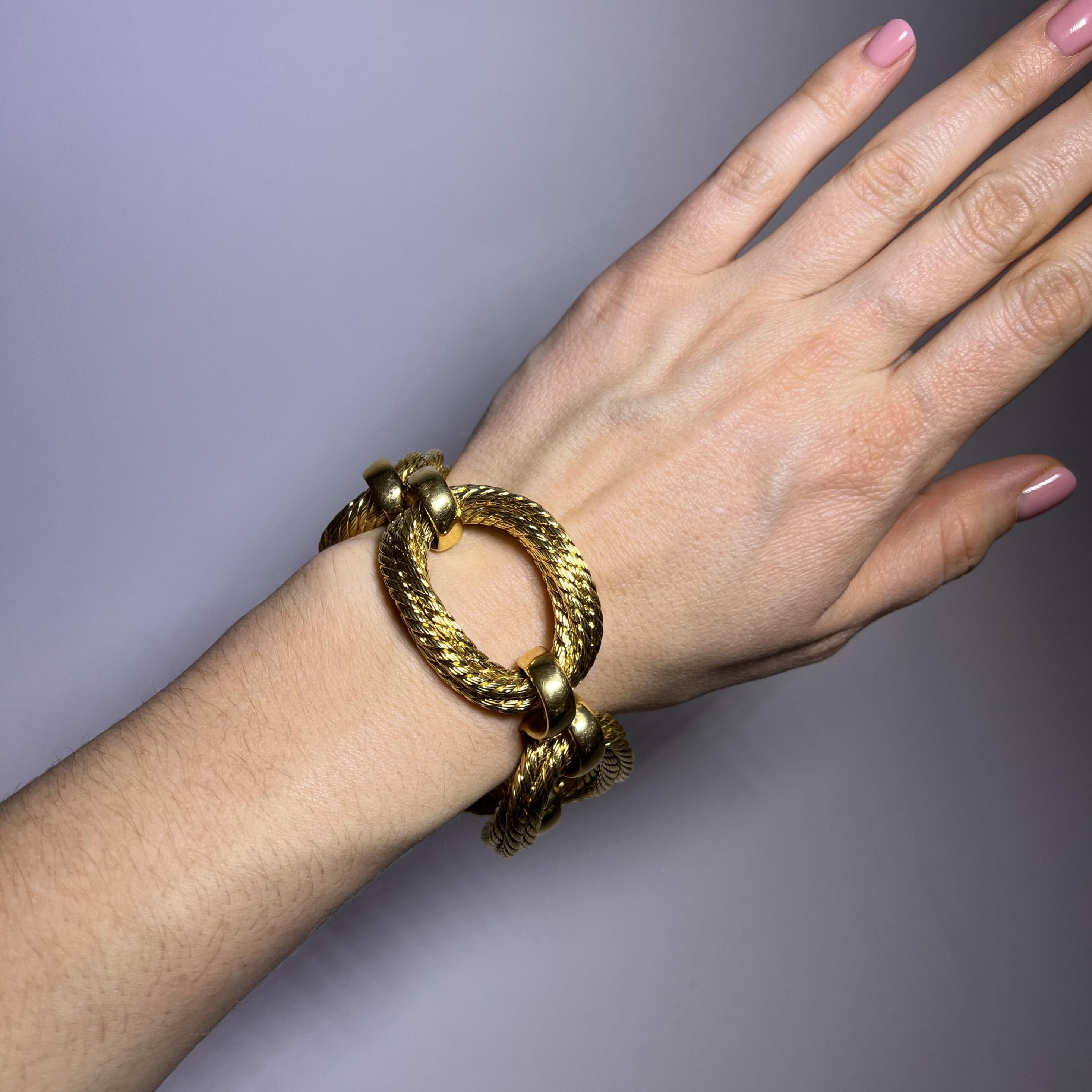 Statement Chain Bracelet in 18 Karat Yellow Gold  In Good Condition For Sale In Lucerne, CH