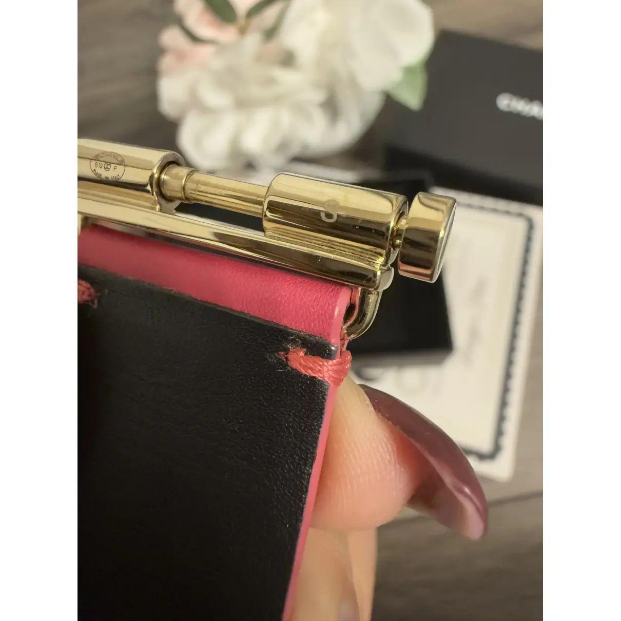 da uomo o donna Bracciale in pelle rosa con scritte in cristallo di Chanel in vendita