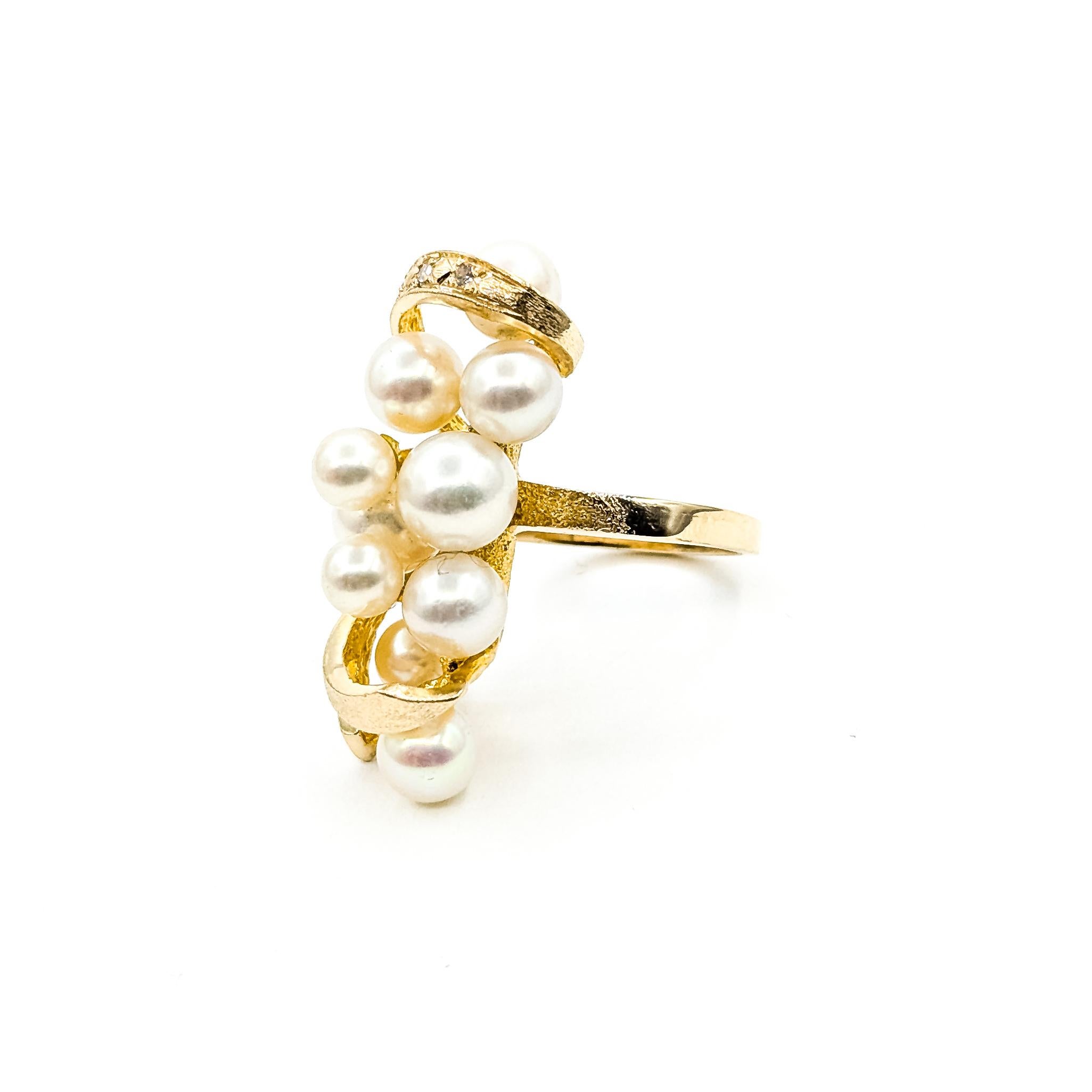 Statement Cocktail Pearl & Diamond Ring in 14k Contemporáneo en venta