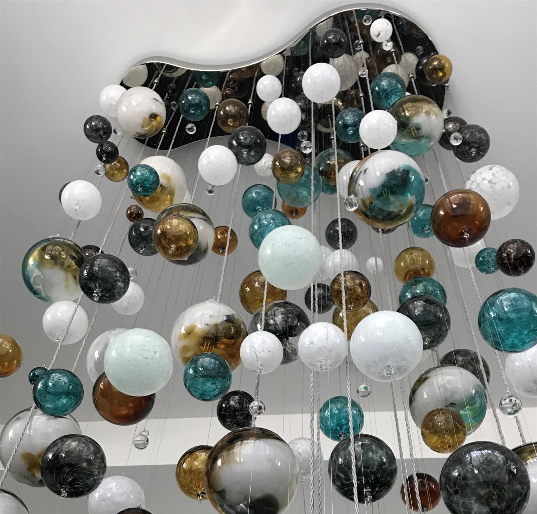 Britannico Lampadario a cascata Statement Contemporary Stairwell di Roast in vendita