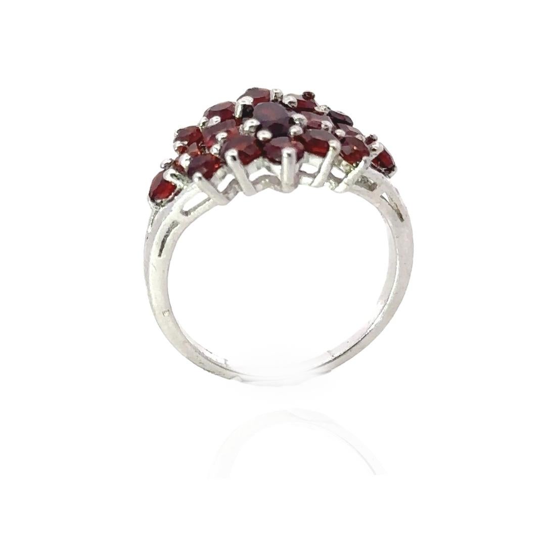 in vendita:  Anello promessa con granato rosso intenso per la mamma, in argento 925 3
