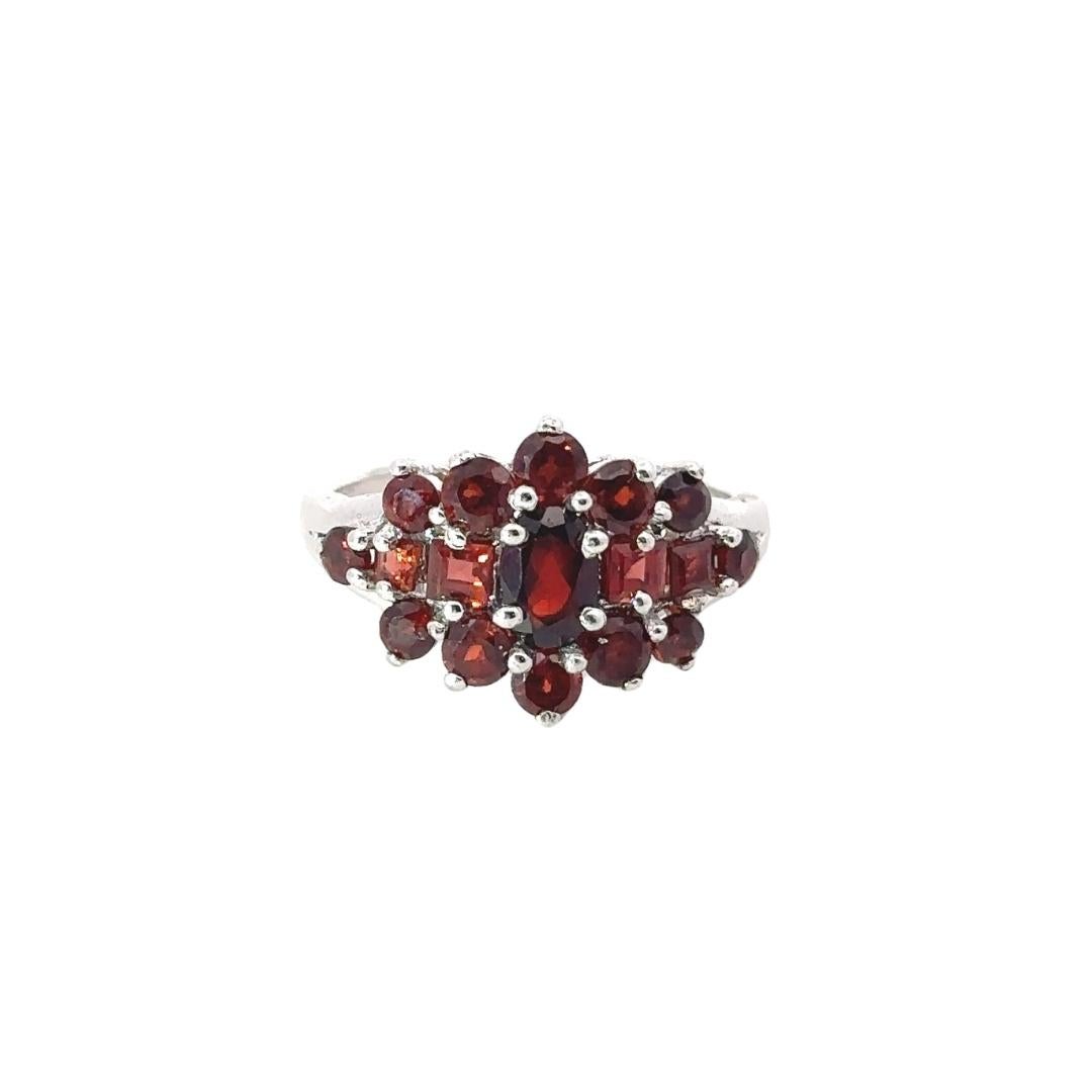 in vendita:  Anello promessa con granato rosso intenso per la mamma, in argento 925 8
