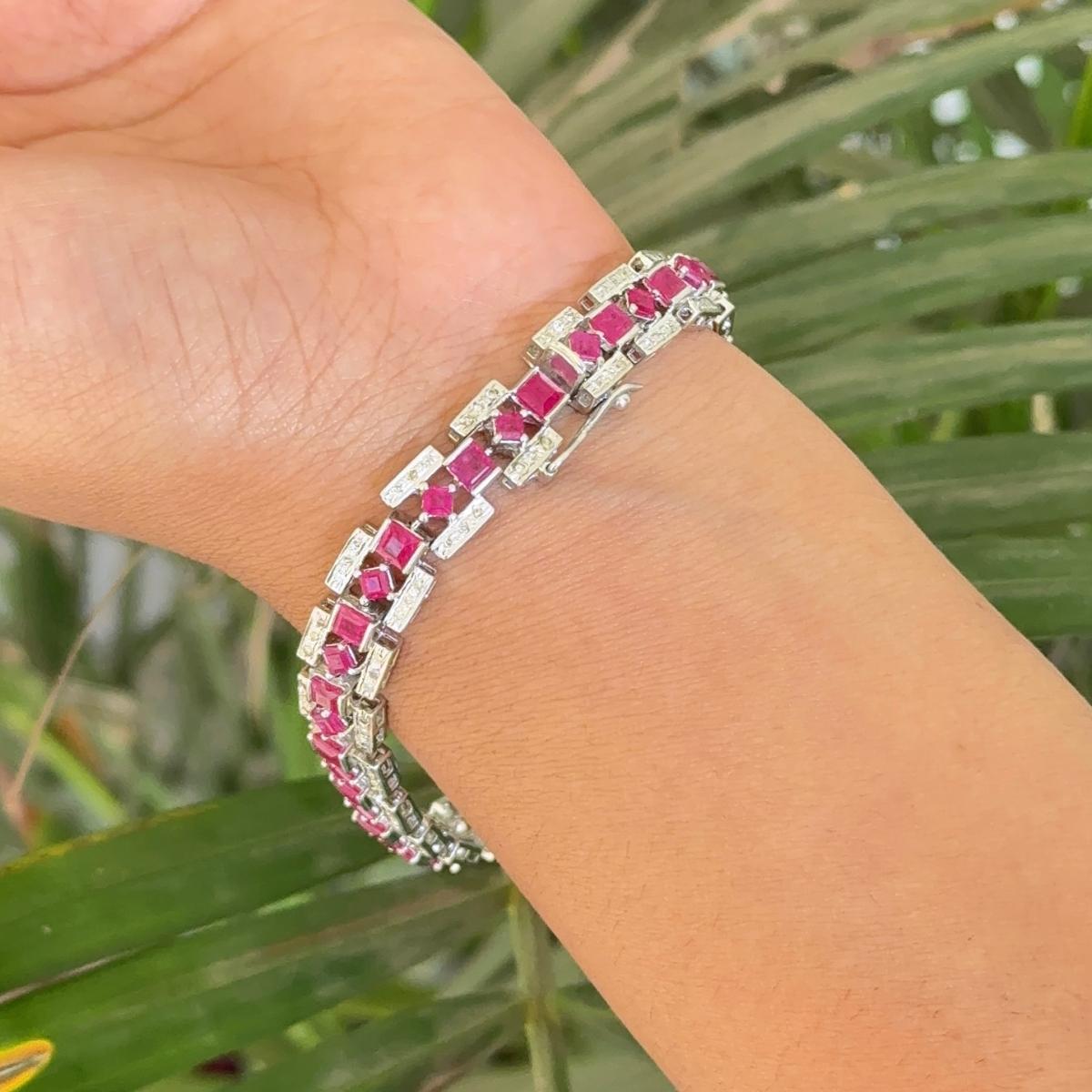 Statement-Verlobungs-Tennisarmband mit Diamanten und Rubinen für Mutterschaft in 925 Silber (Gemischter Schliff) im Angebot