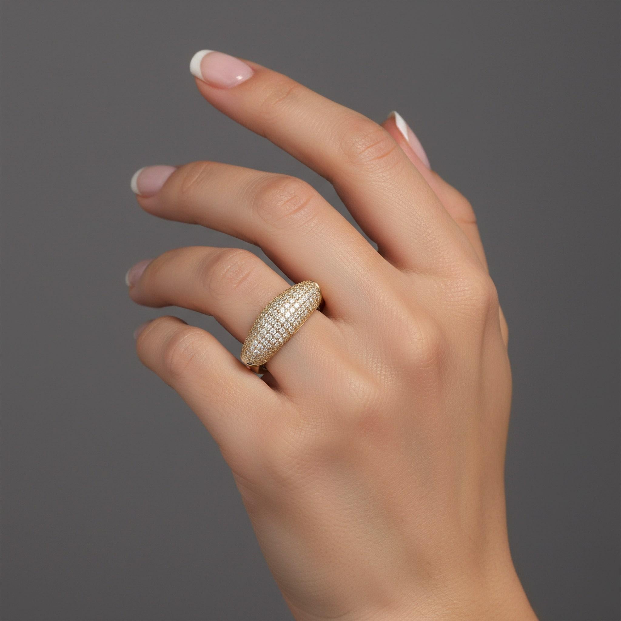 in vendita:  Anello Statement Dome in oro giallo 14K (o 18k su richiesta) con pavé di diamanti 2