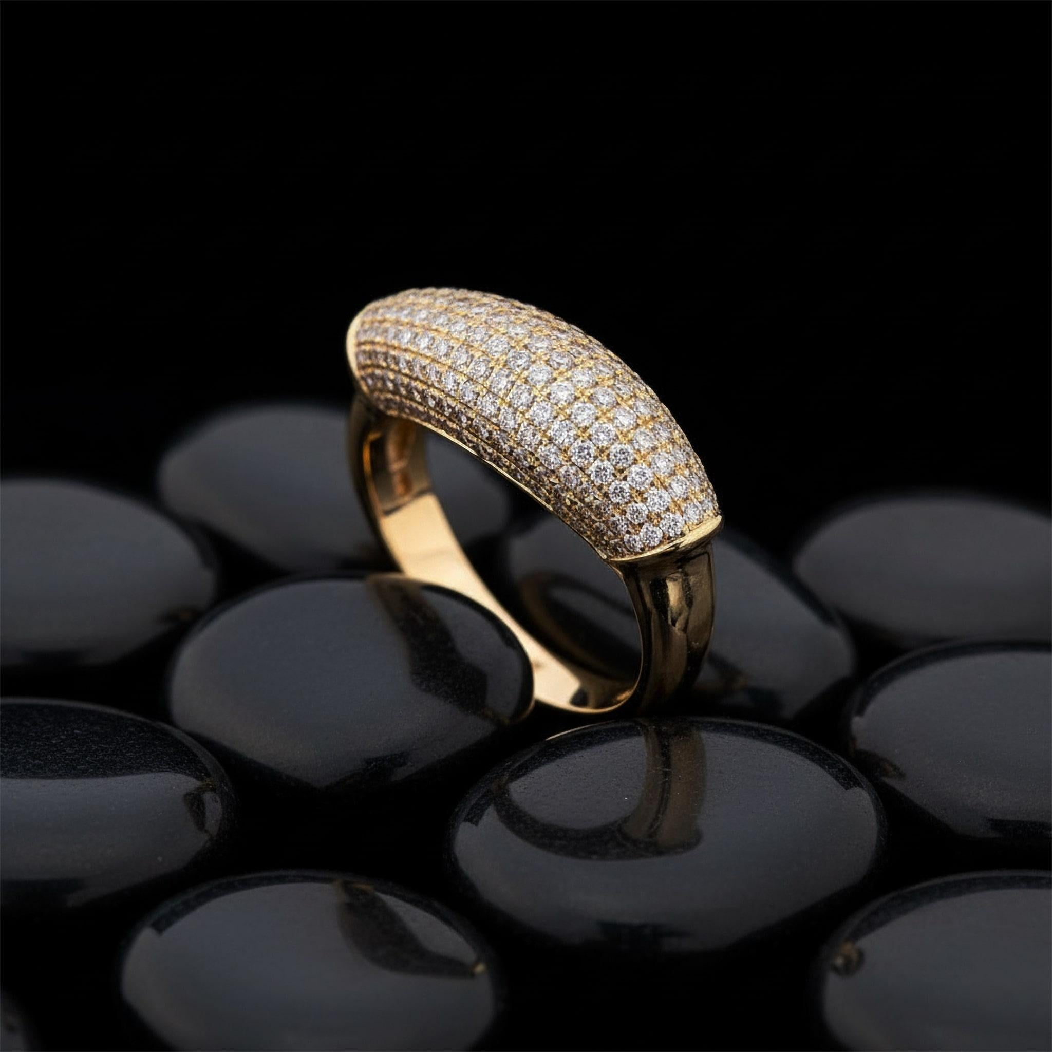 in vendita:  Anello Statement Dome in oro giallo 14K (o 18k su richiesta) con pavé di diamanti 3