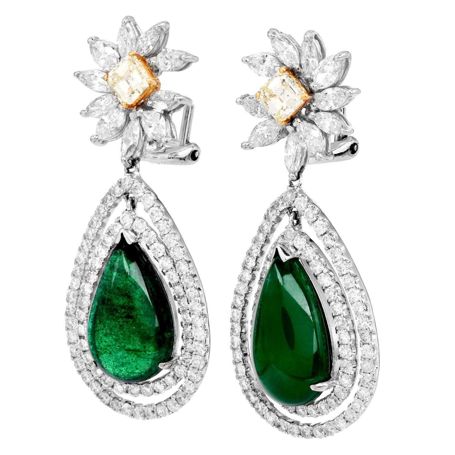 Statement Emerald 17.22cts Diamond 18K Gold Drop Earrings Retro en venta