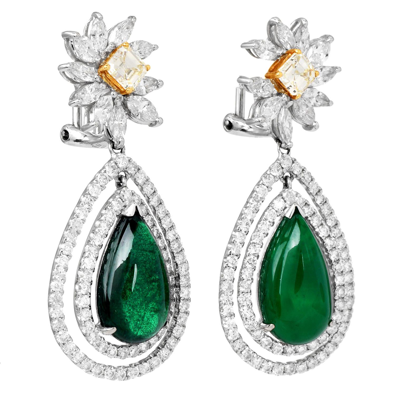 Statement Emerald 17.22cts Diamond 18K Gold Drop Earrings en Excelente estado para la venta en Miami, FL