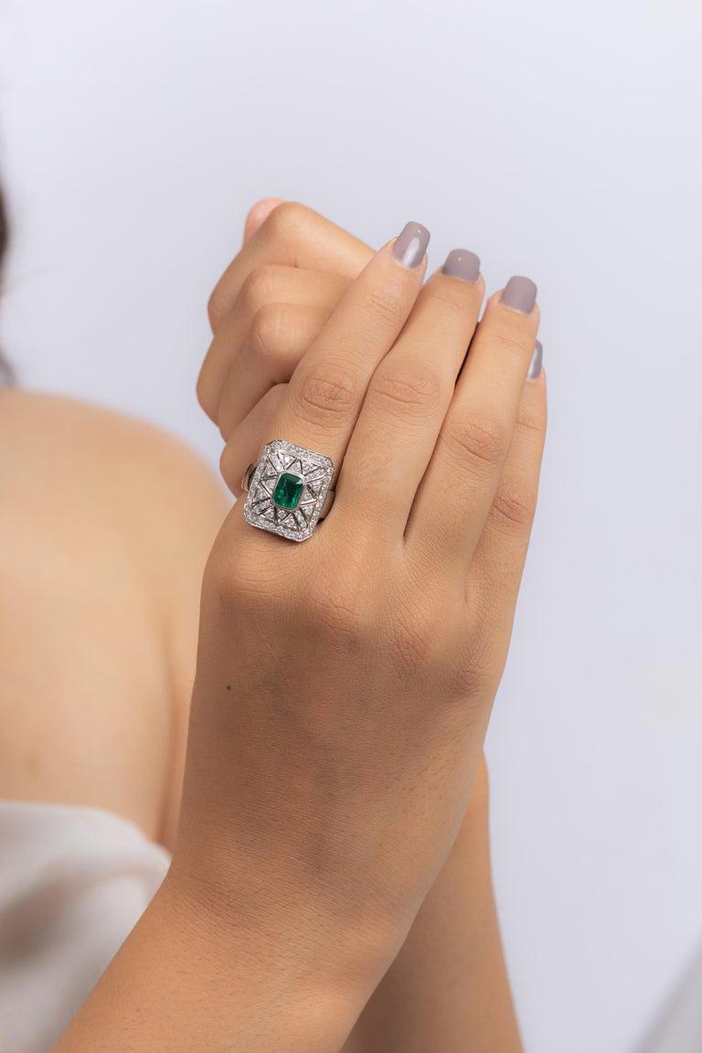 Im Angebot: Statement-Smaragd-Diamant-Cocktail-/Party-Ring/Ehering aus 18 Karat Weißgold () 5