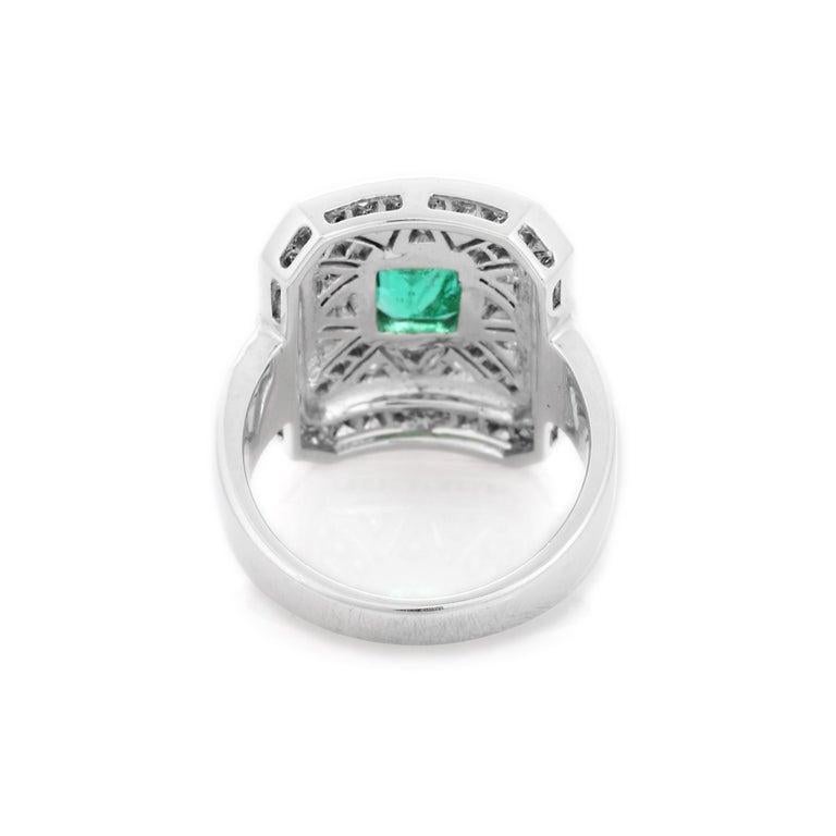 Im Angebot: Statement-Smaragd-Diamant-Cocktail-/Party-Ring/Ehering aus 18 Karat Weißgold () 7