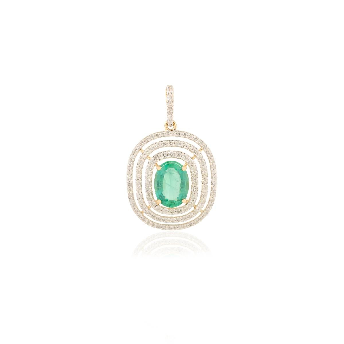 Pendentif en or jaune 18k avec émeraude et triple diamant Cadeau de luxe Neuf - En vente à New York, NY