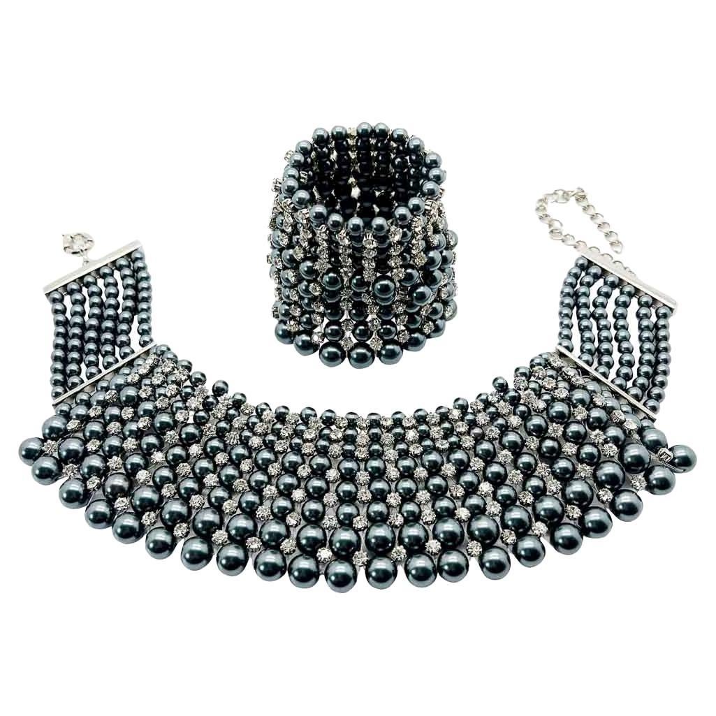 Tour de cou et manchette en perles grises et strass 2000s