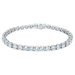 Statement High Quality 18K White Gold Diamond Tennis Line Bracelet - 10.73ct.