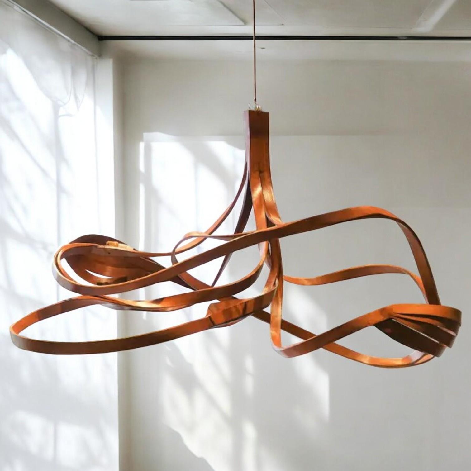 Iluminación Statement, Araña abstracta de madera curvada de Raka Studio Desconocido en venta