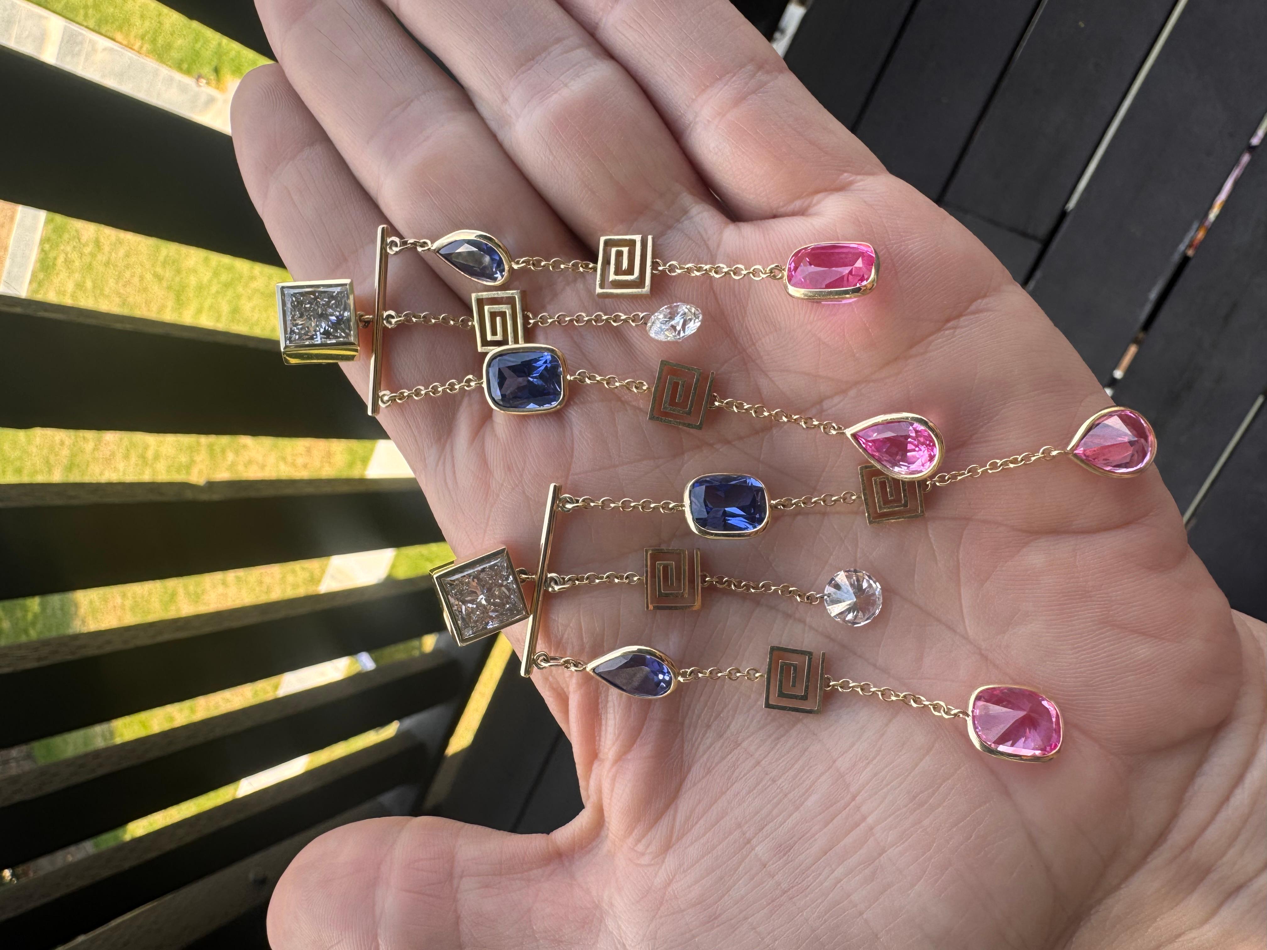 Taille princesse Boucles d'oreilles multi-pierres. Diamants GIA, saphirs roses et bleus certifiés en vente