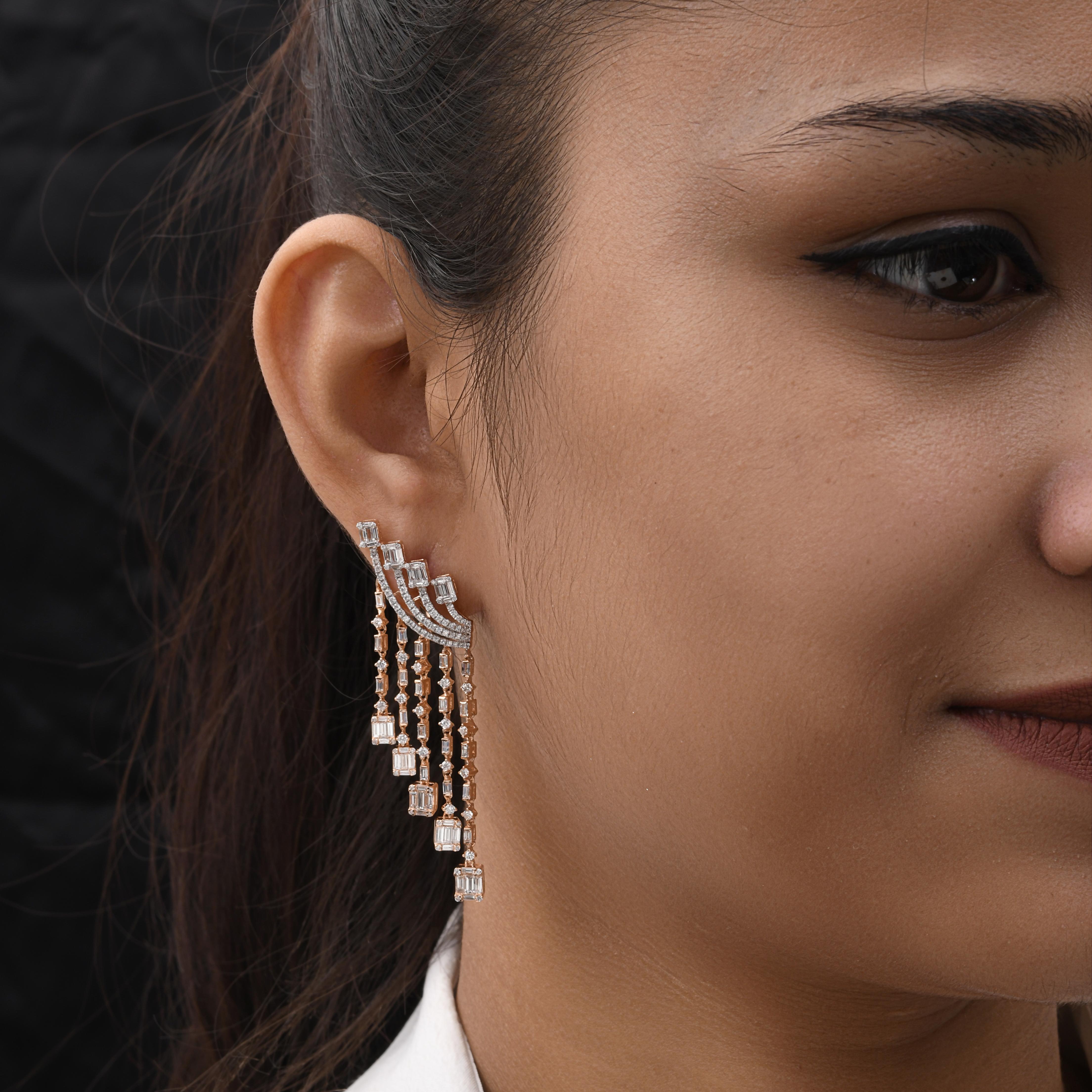 Questi orecchini sono stati meticolosamente realizzati in oro 18 carati e impreziositi da 1,25 carati di diamanti.

Segui la vetrina di Spectrum Jewels per vedere le ultime collezioni e i pezzi esclusivi. Spectrum Jewels è orgoglioso di essere