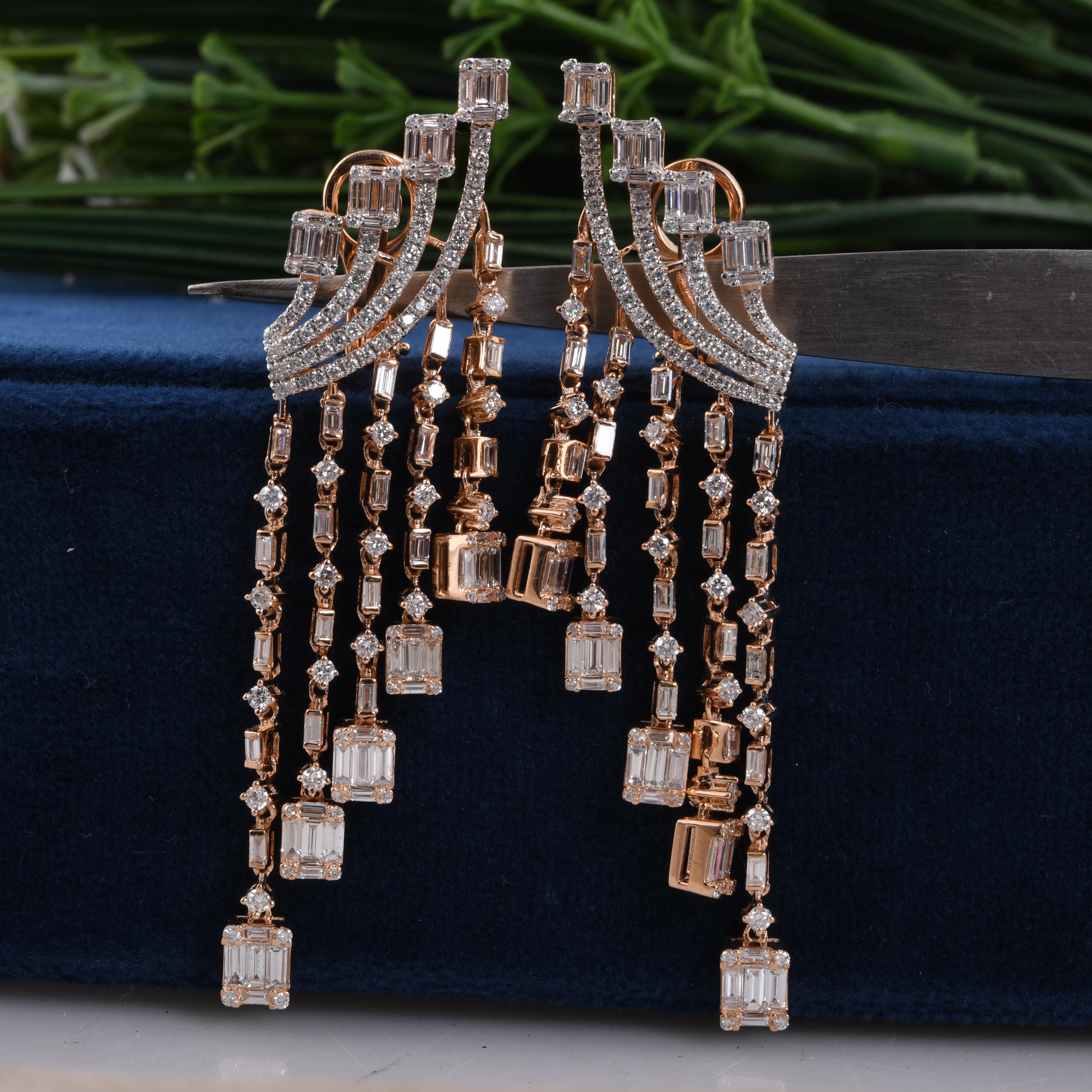 Orecchini a goccia con diamanti naturali SI/HI per il fidanzamento in oro rosa 18k In condizioni Nuovo in vendita a Diera, Dubai