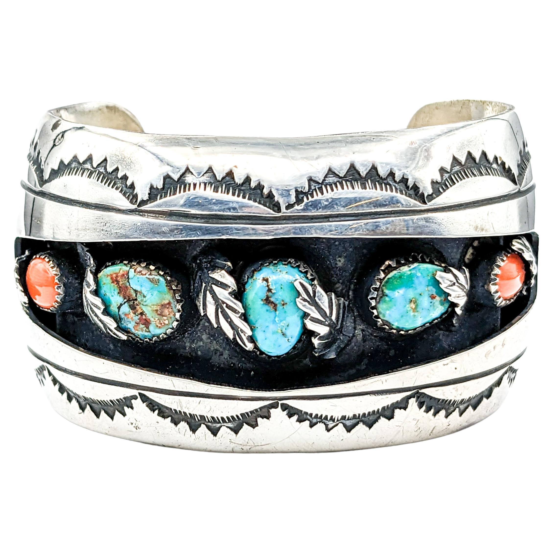 Manchette fantaisie Navajo turquoise et corail en argent sterling  en vente