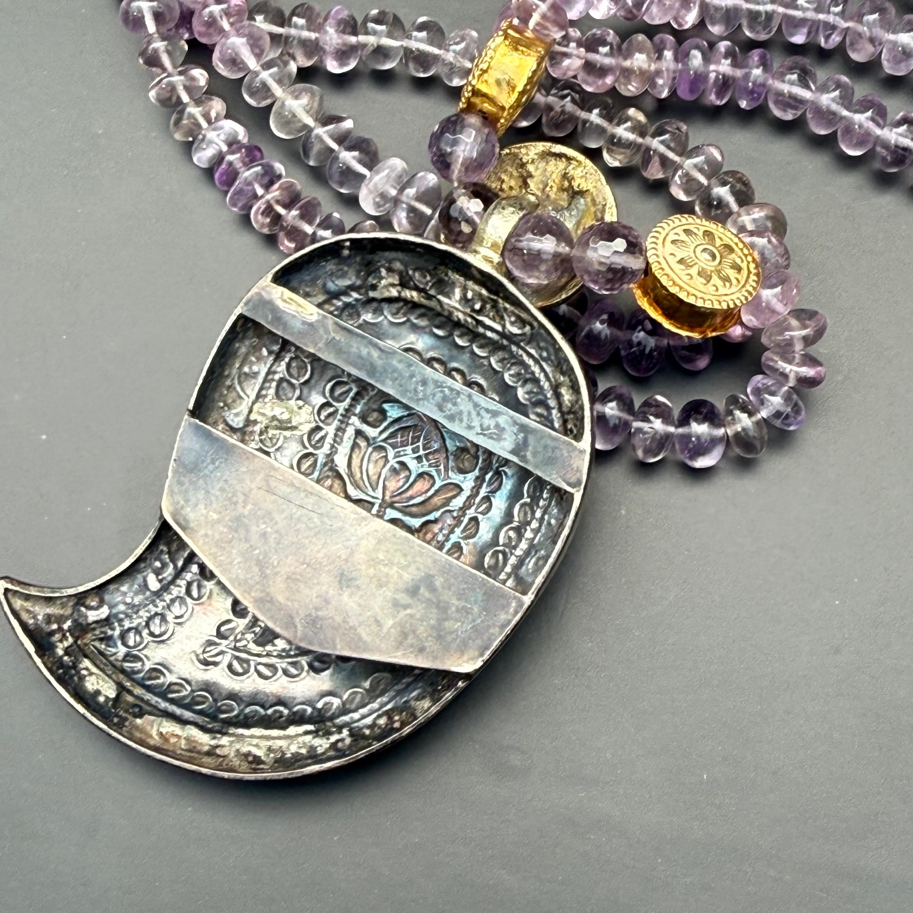 Collier d'exception avec boucle en argent ancien et perles d'améthyste en vente 5