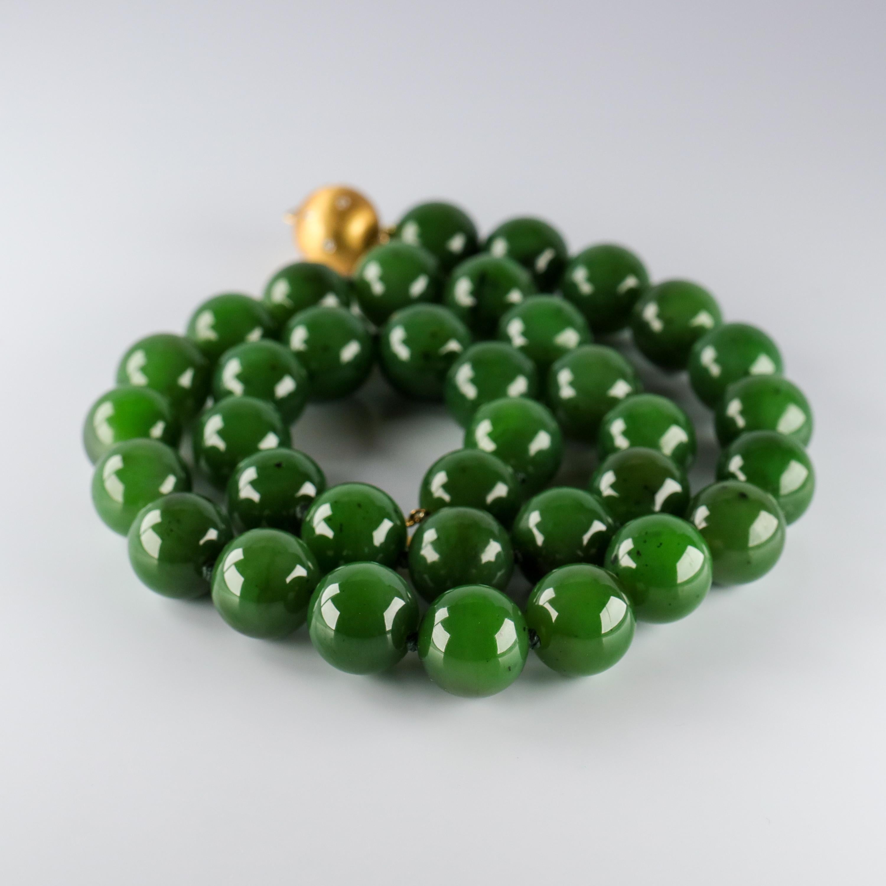 Statement Necklace of Jade, Gold and Diamonds 8