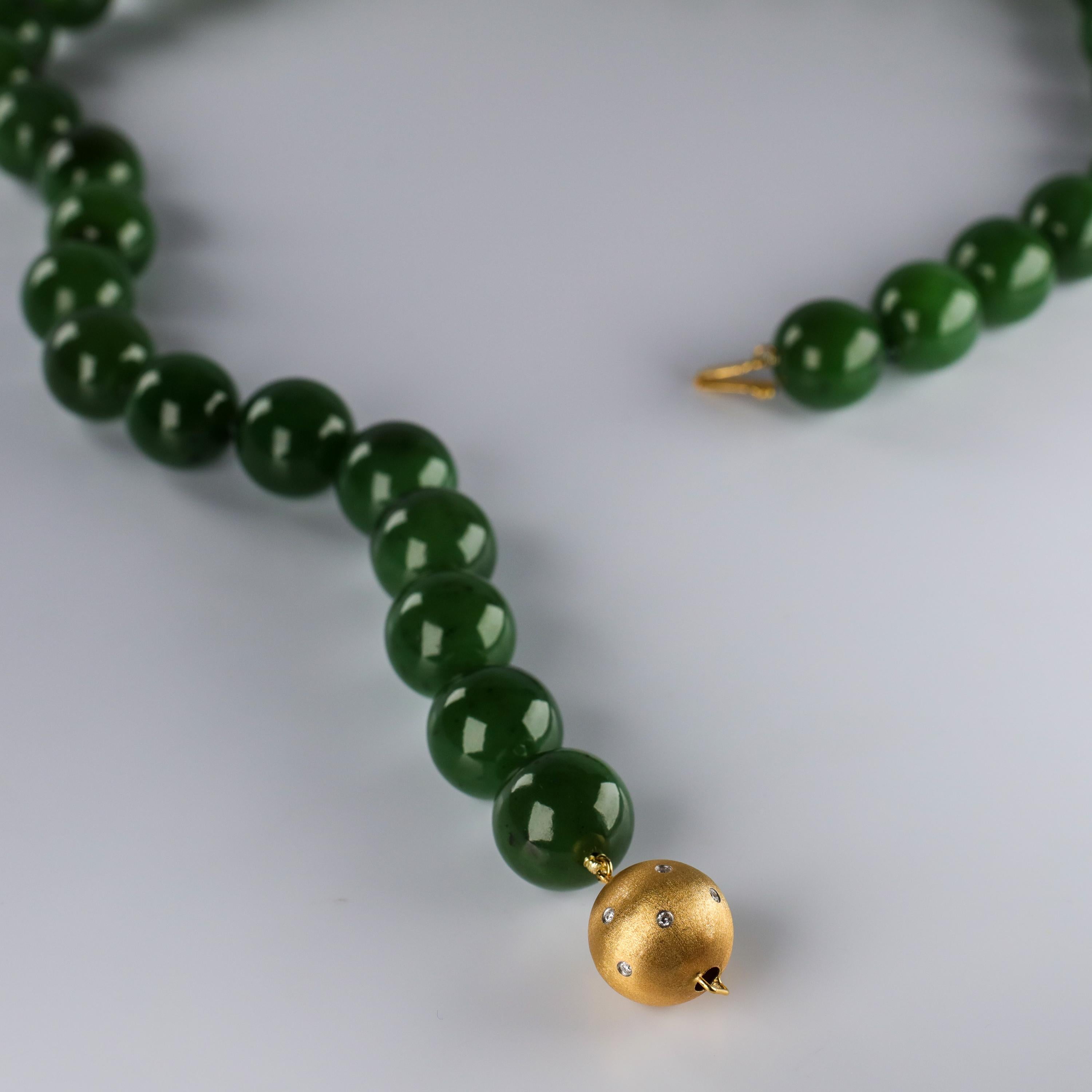 Statement Necklace of Jade, Gold and Diamonds 1