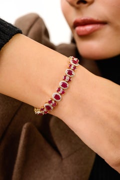 Pulsera de tenis con halo de diamantes y rubíes talla oval 12,57 qt Oro amarillo de 14 quilates