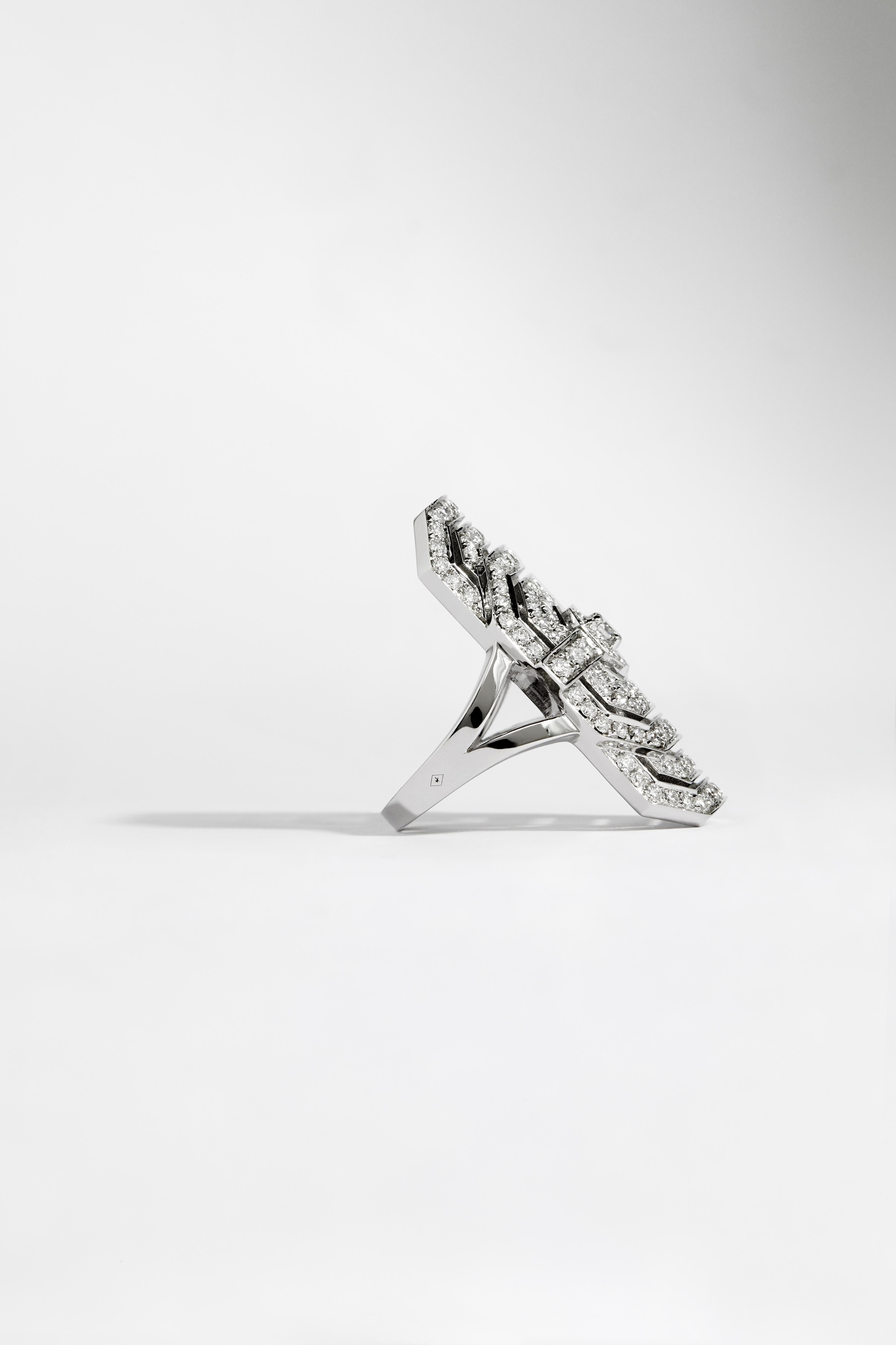 For Sale:  STATEMENT Paris - Art Deco Ring My Way XXL Diamonds and White Gold 1.84 Carat 2